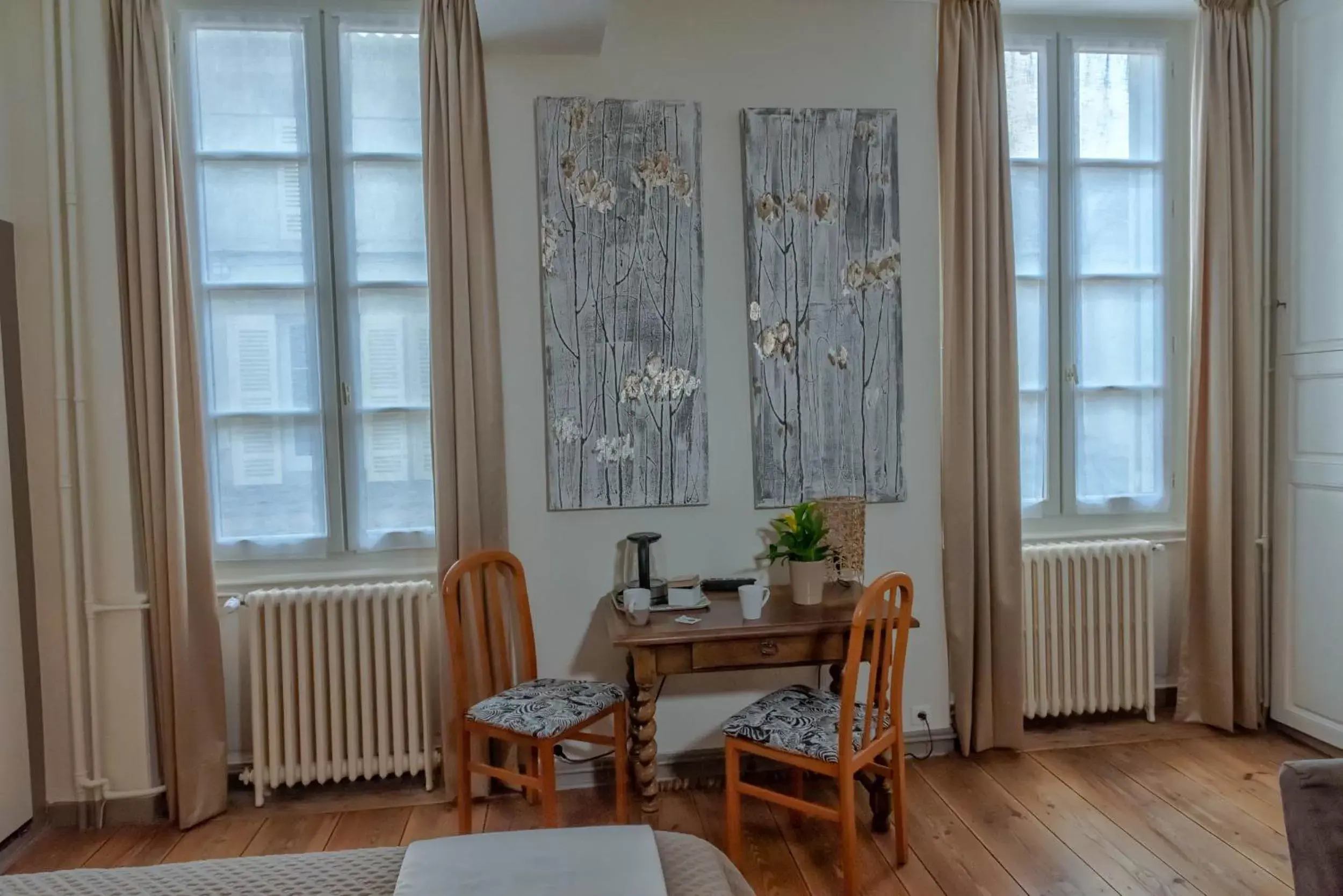 Seating Area in La Maison DUFFOUR chambres d'hôtes avec Petit Déjeuner