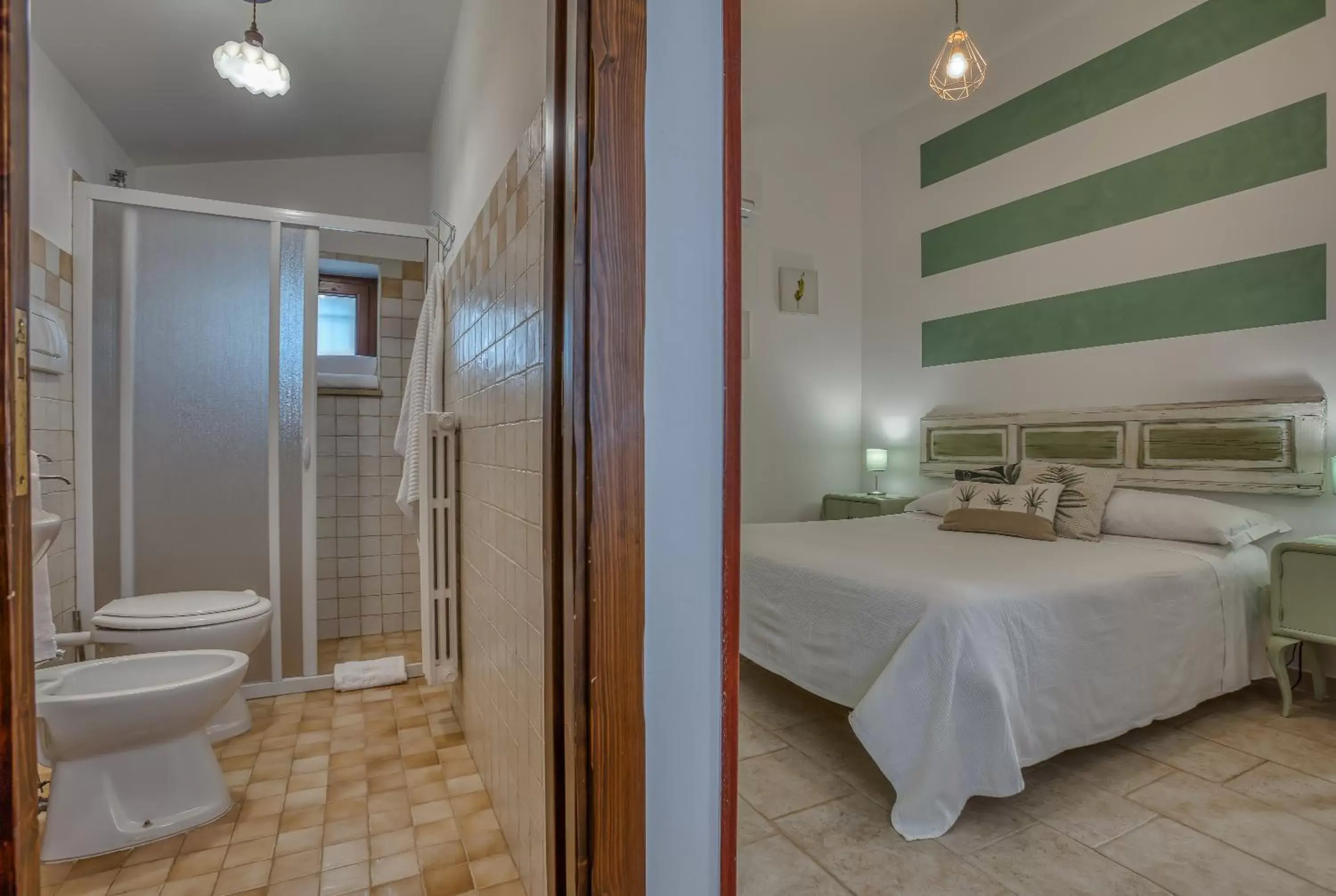 Photo of the whole room, Bathroom in Trulli Terra Magica