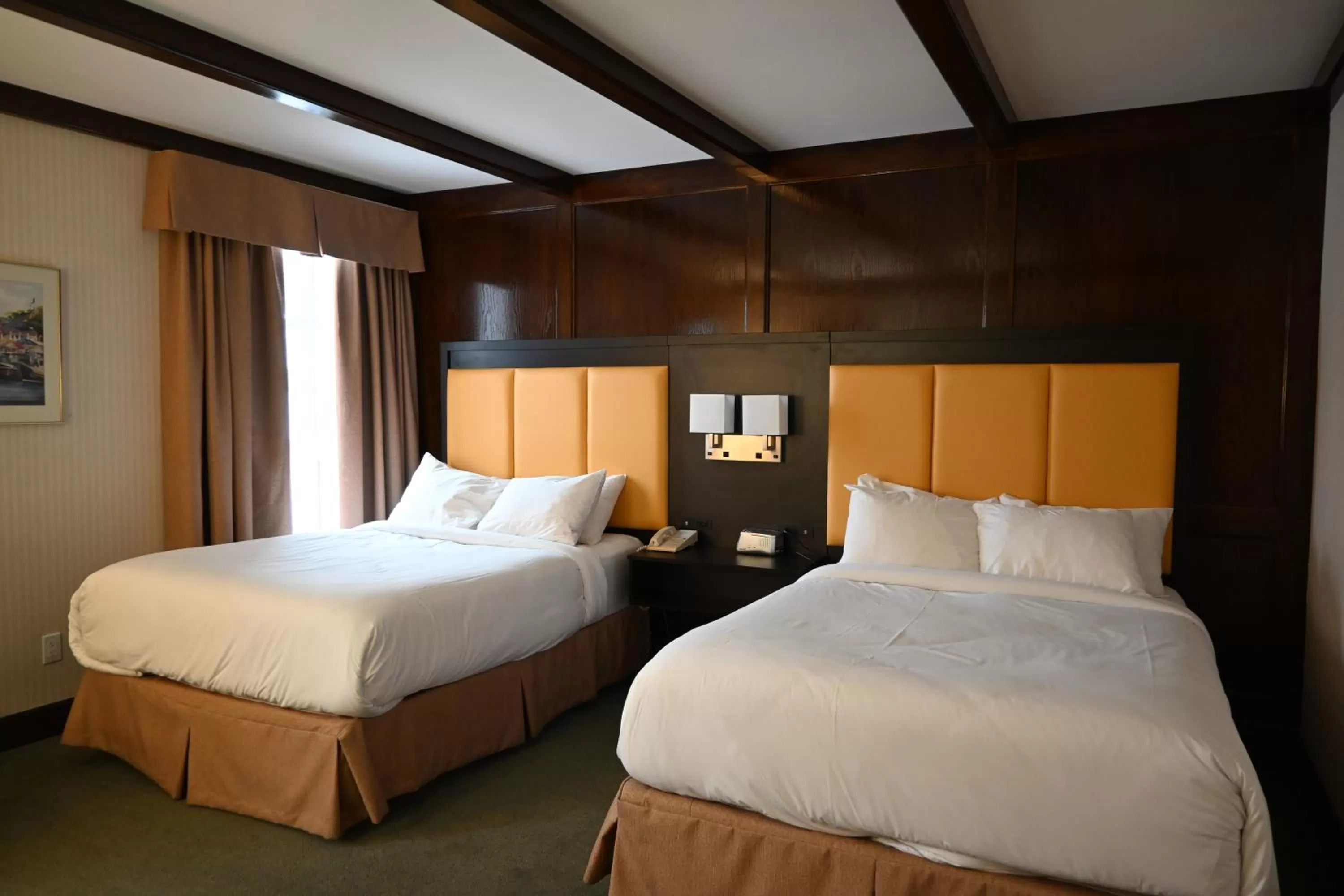 Bed in The Gananoque Inn