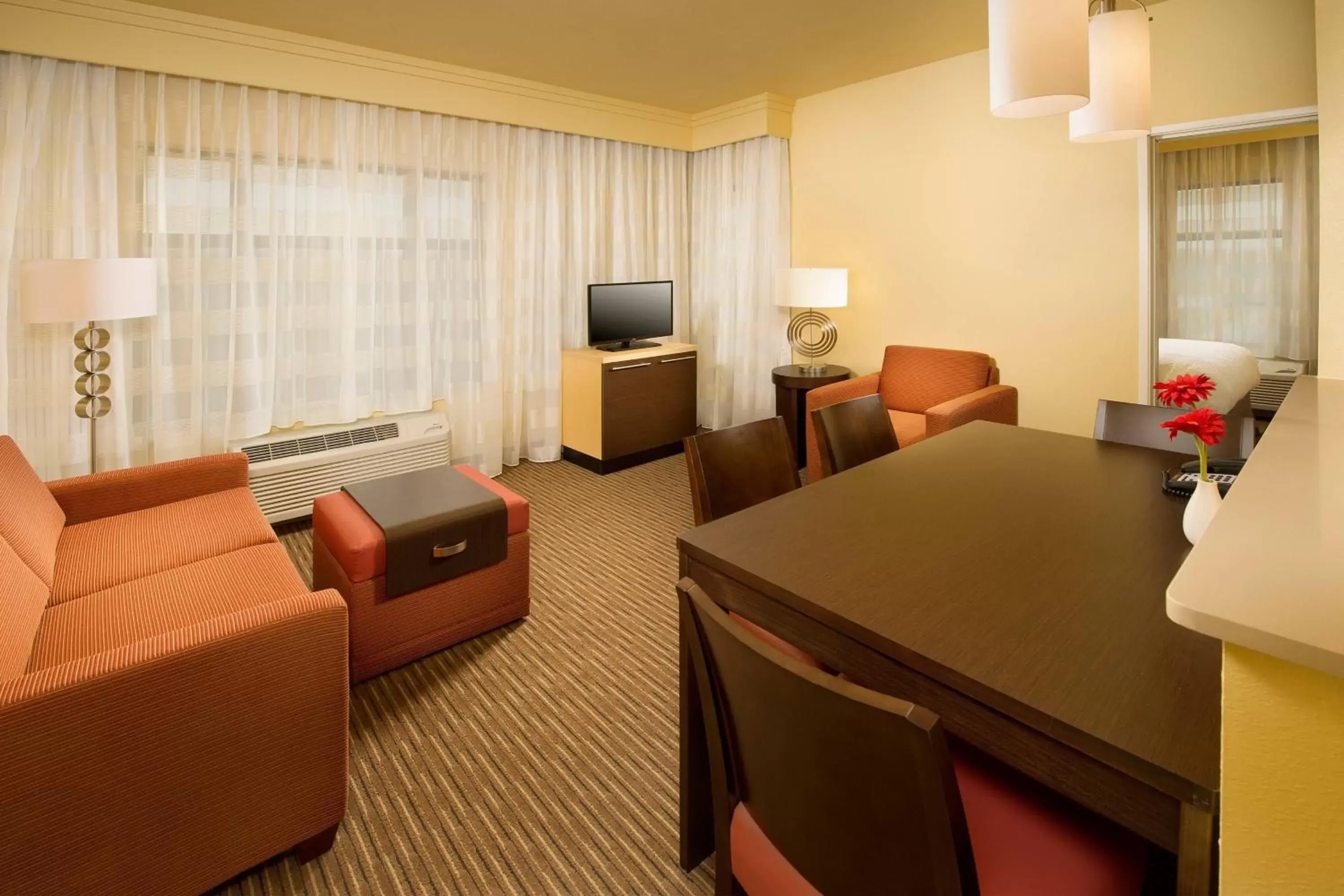 Living room, Seating Area in TownePlace Suites by Marriott Dallas DFW Airport North/Grapevine