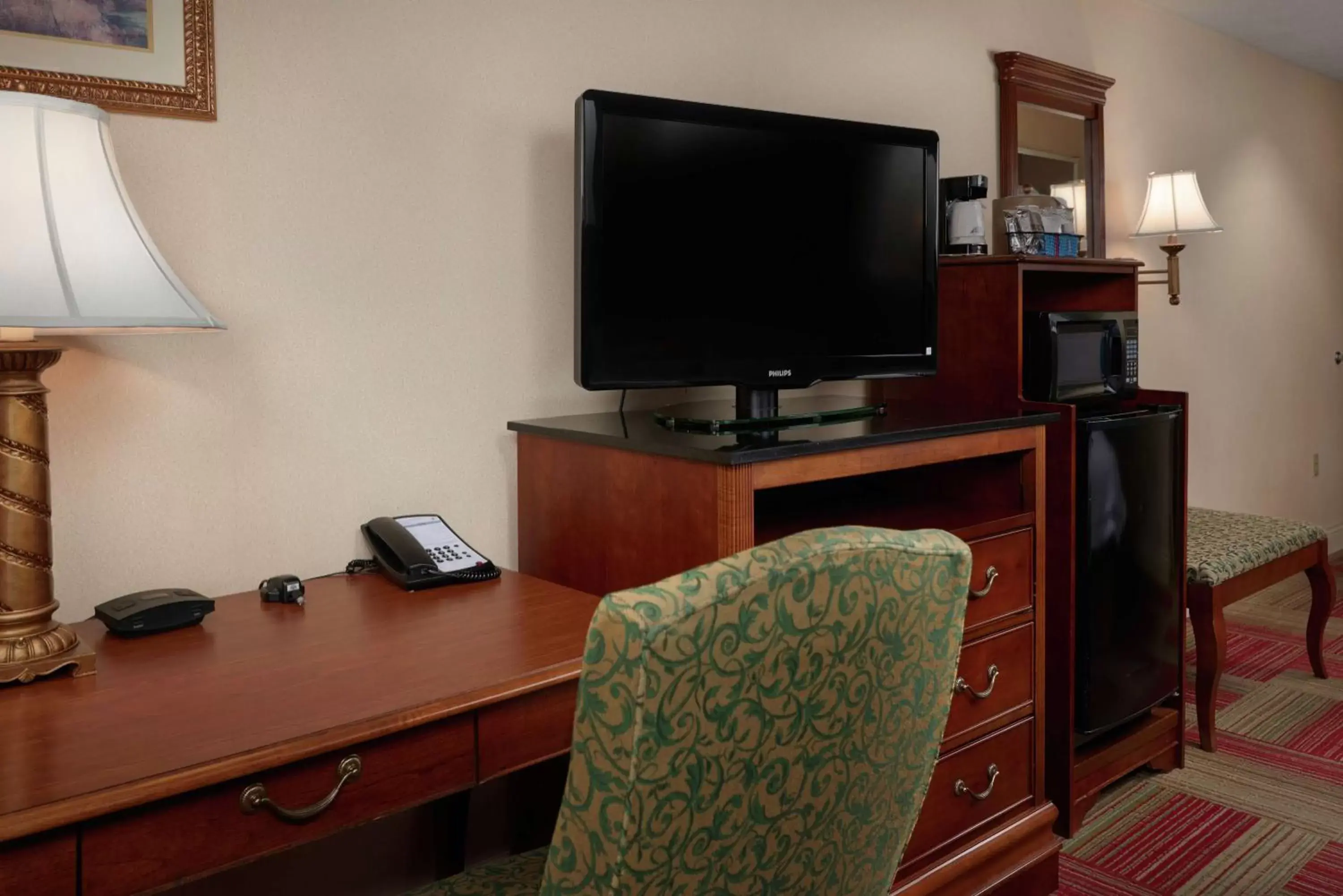 King Room - Non-Smoking in Hampton Inn & Suites Roswell