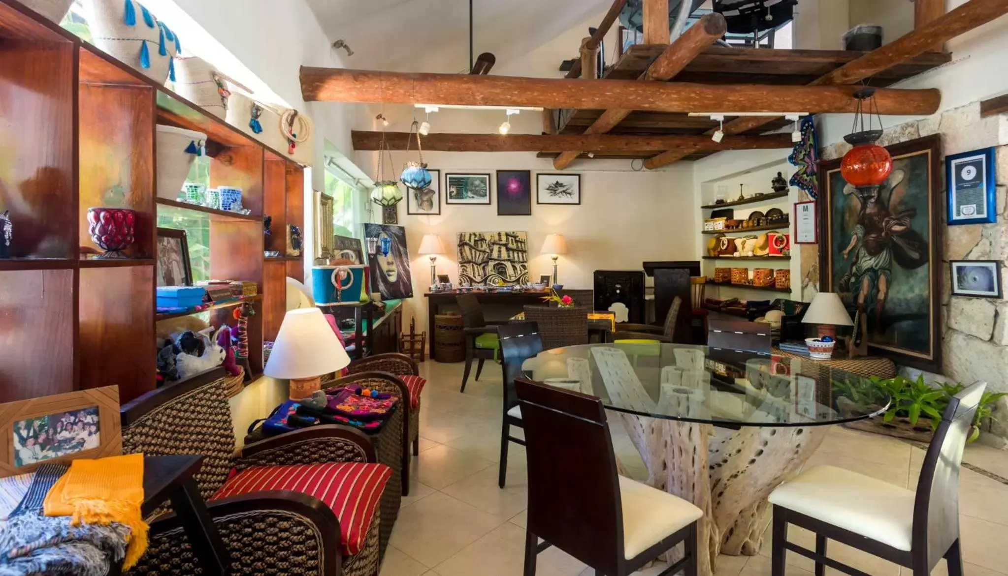 On-site shops, Restaurant/Places to Eat in Villas El Encanto Cozumel