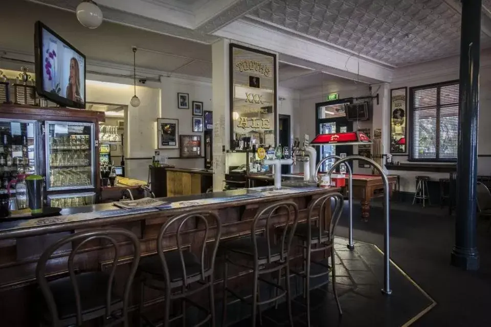 Lounge or bar, Lounge/Bar in Bellbird Hotel