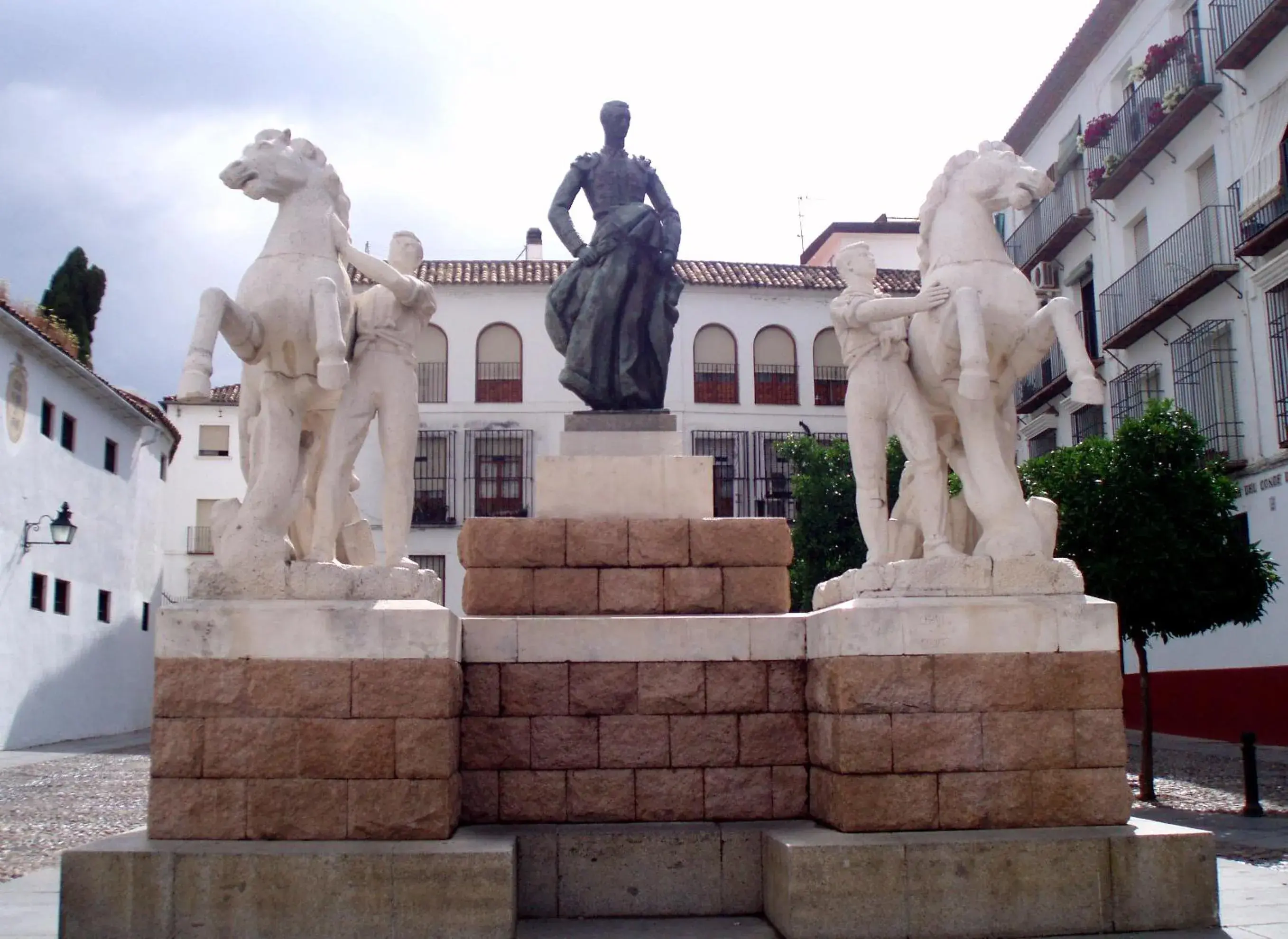 Nearby landmark in Casa de los Naranjos