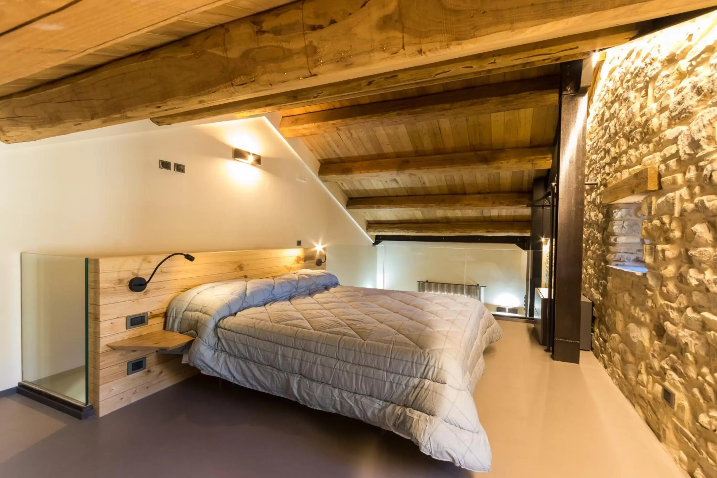 Bed in Borgotufi Albergo Diffuso