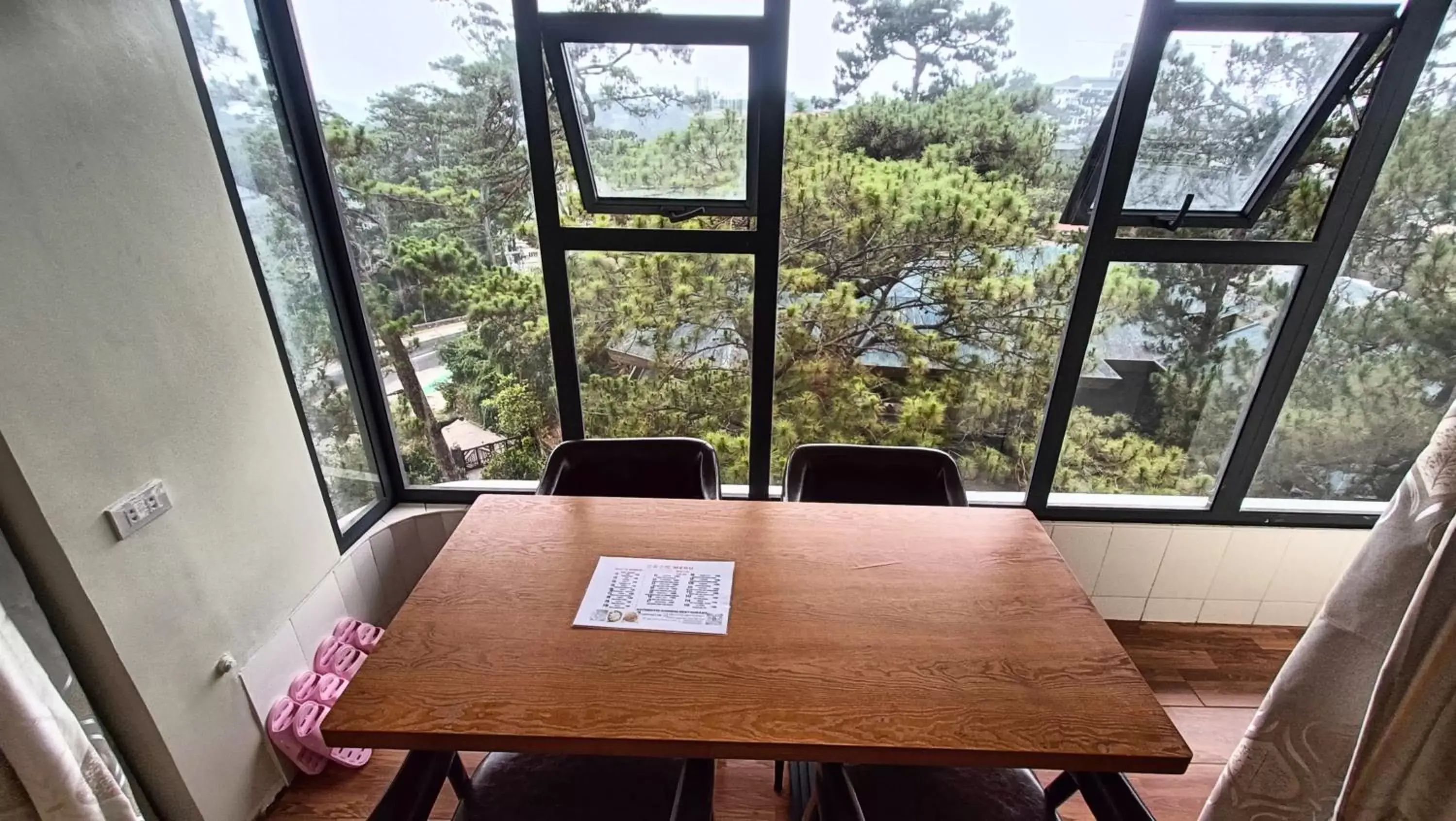 Balcony/Terrace, Dining Area in 456 Hotel