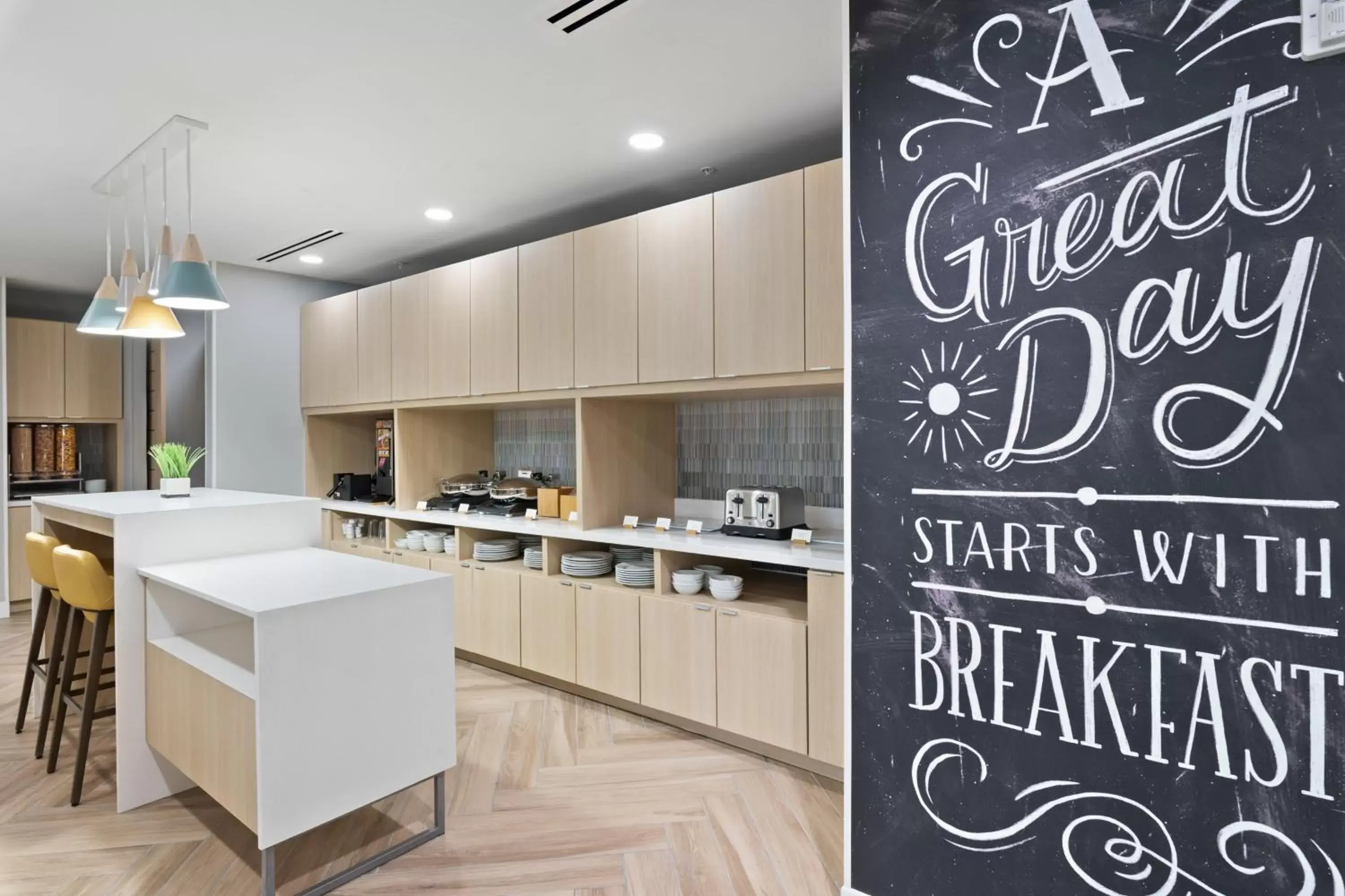 Breakfast, Kitchen/Kitchenette in TownePlace Suites by Marriott White Hall
