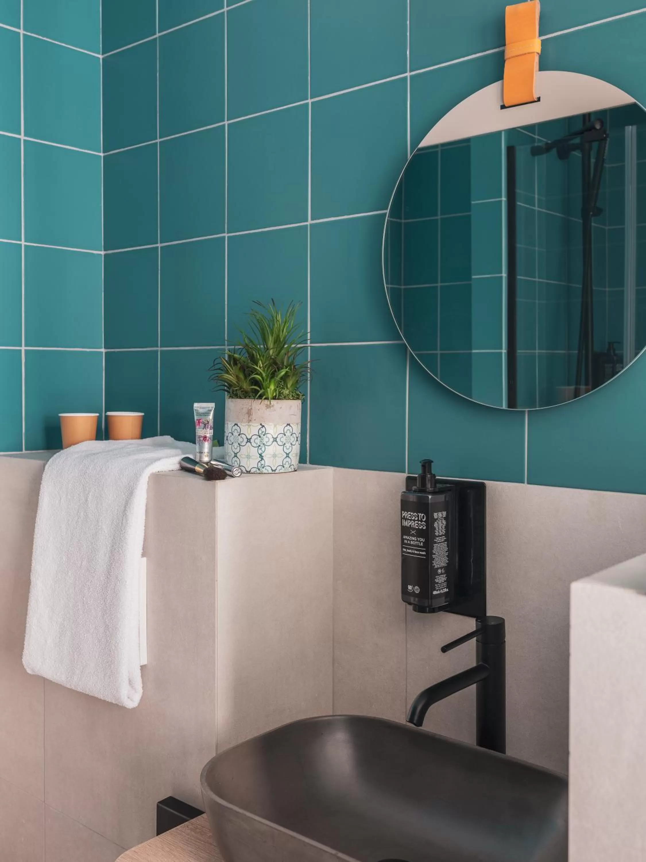 Bathroom in ibis Styles Paris Montmartre Nord