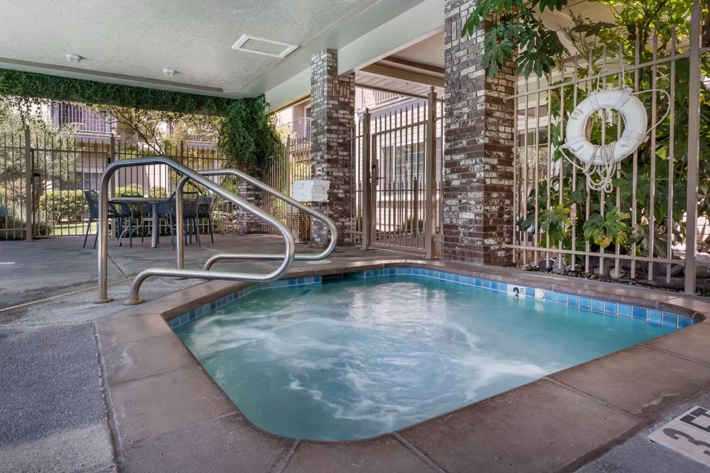 Sports, Swimming Pool in Hampton Inn Ukiah