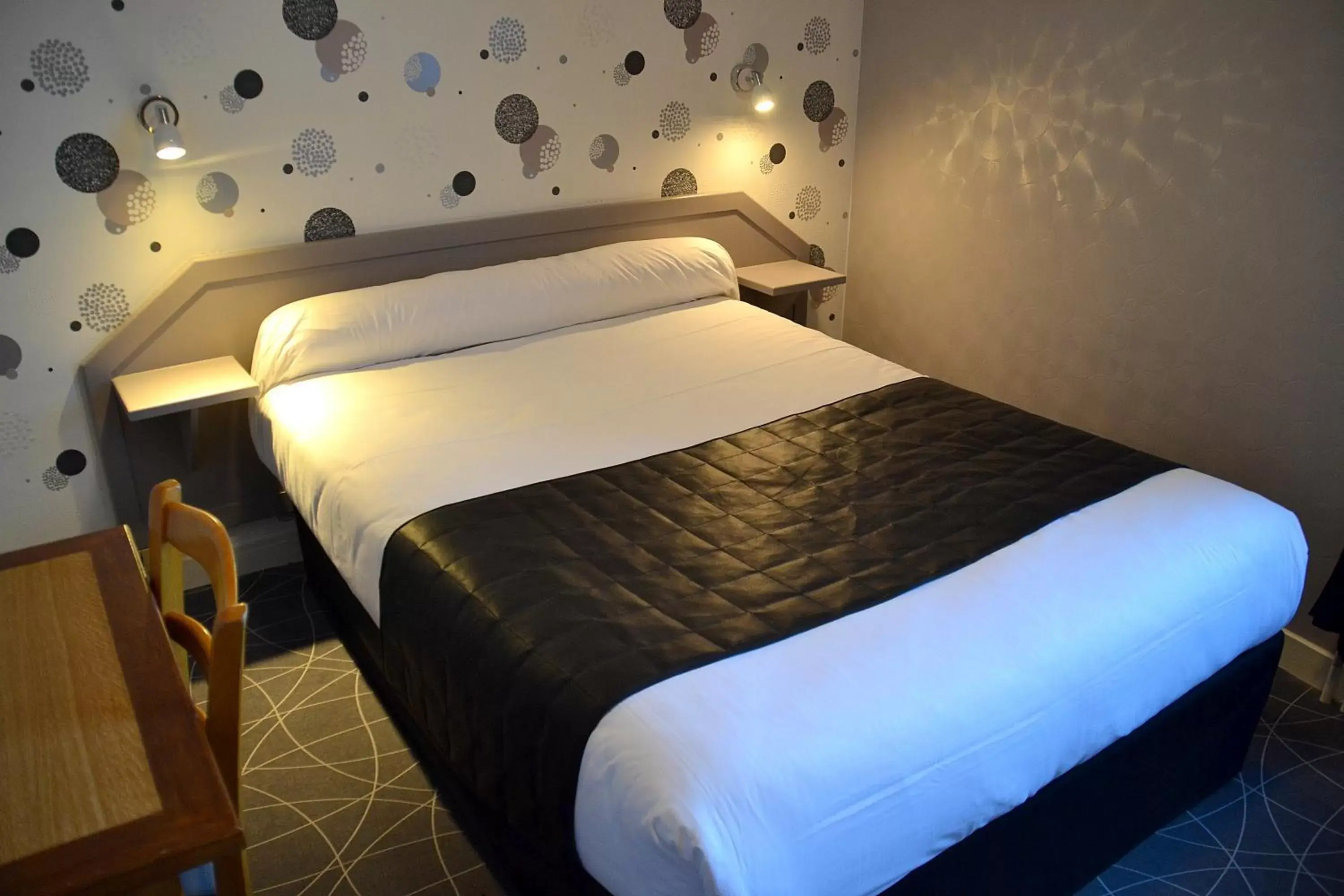 Bedroom in Hotel Angleterre