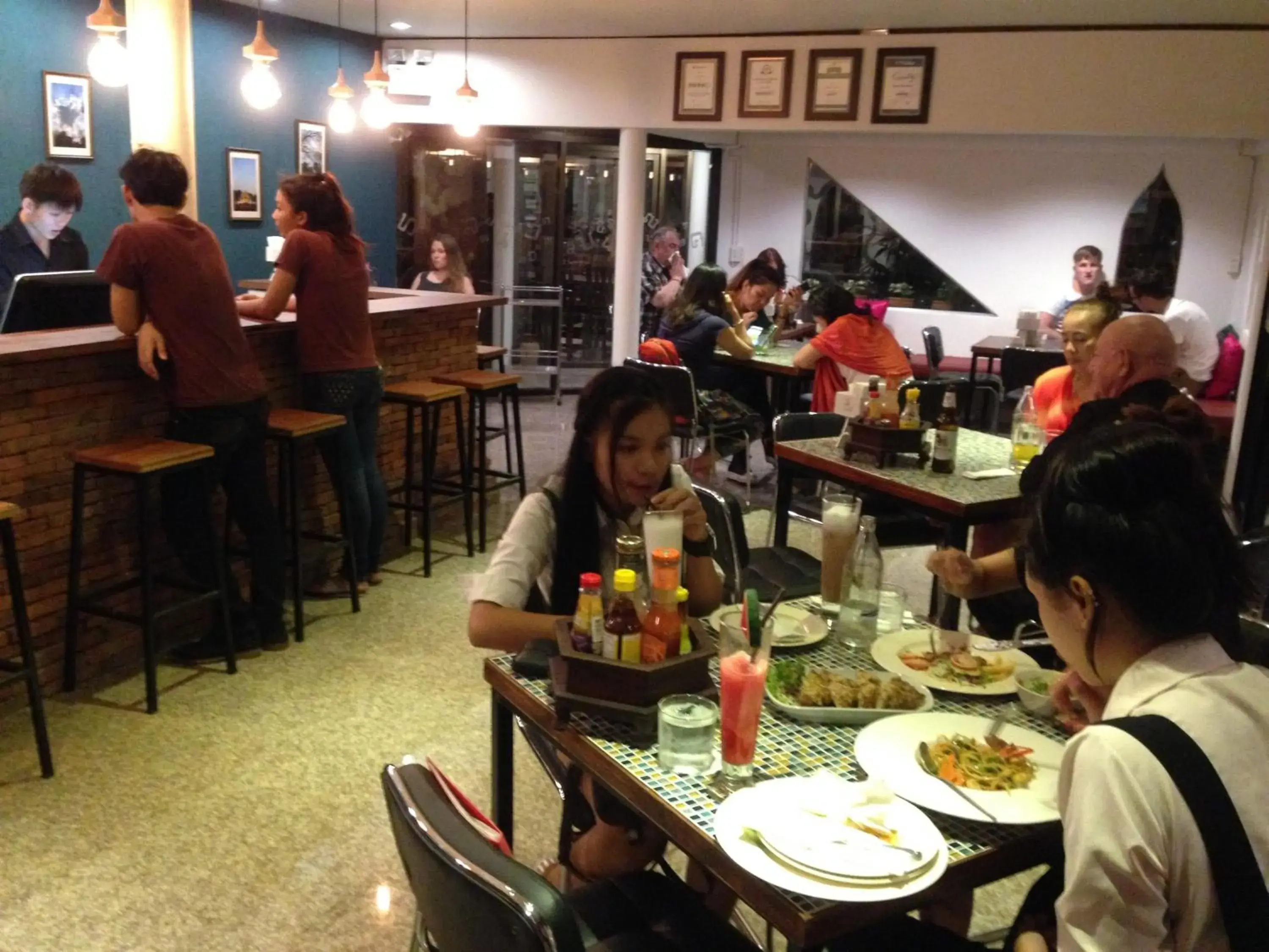 Restaurant/places to eat in Ruean Thai Hotel Restaurant/places to eat in Ruean Thai Hotel