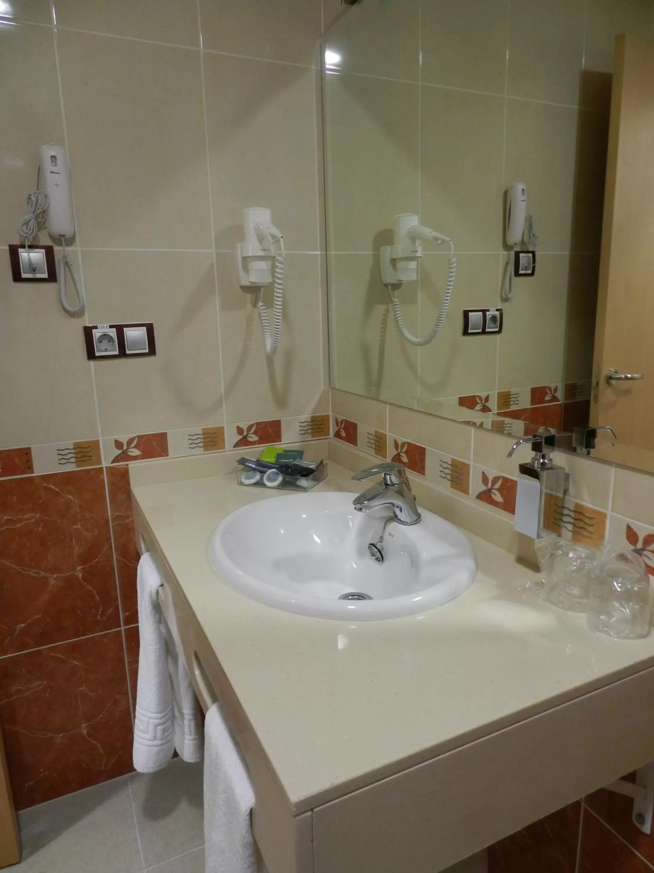 Bathroom in Hotel La Familia