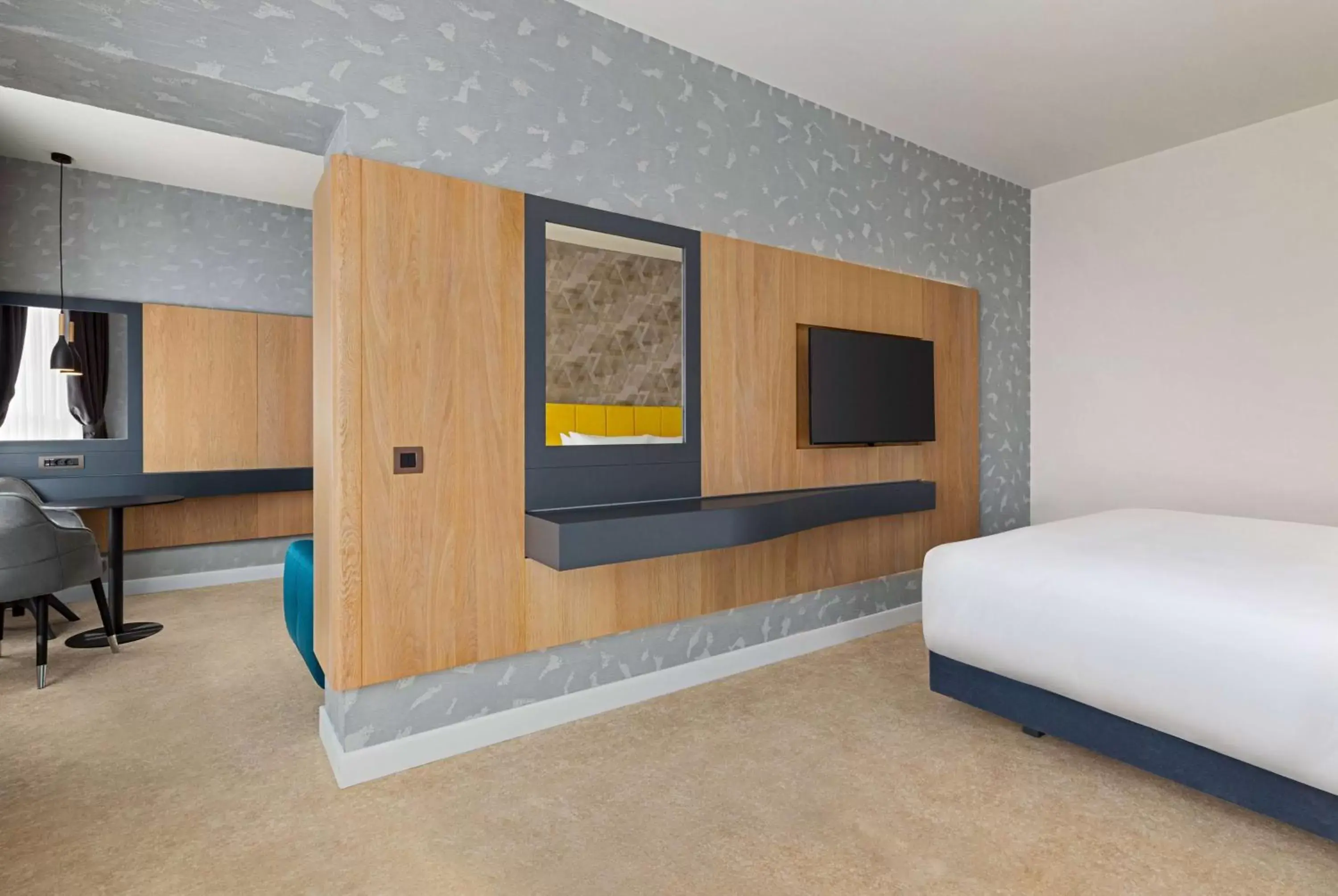 Bed, TV/Entertainment Center in Ramada by Wyndham Slatina Parc