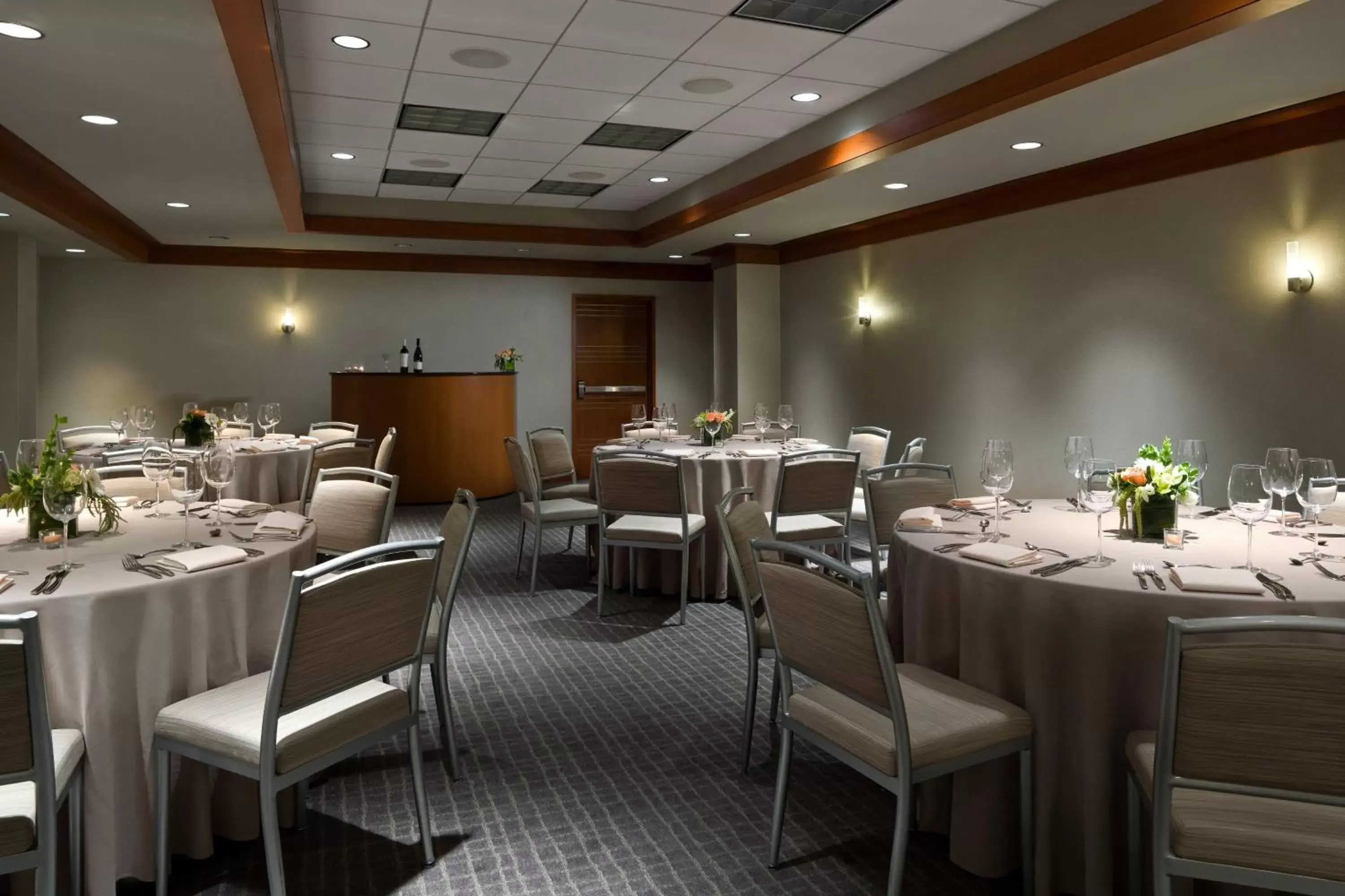 Meeting/conference room, Restaurant/Places to Eat in The Westin Minneapolis