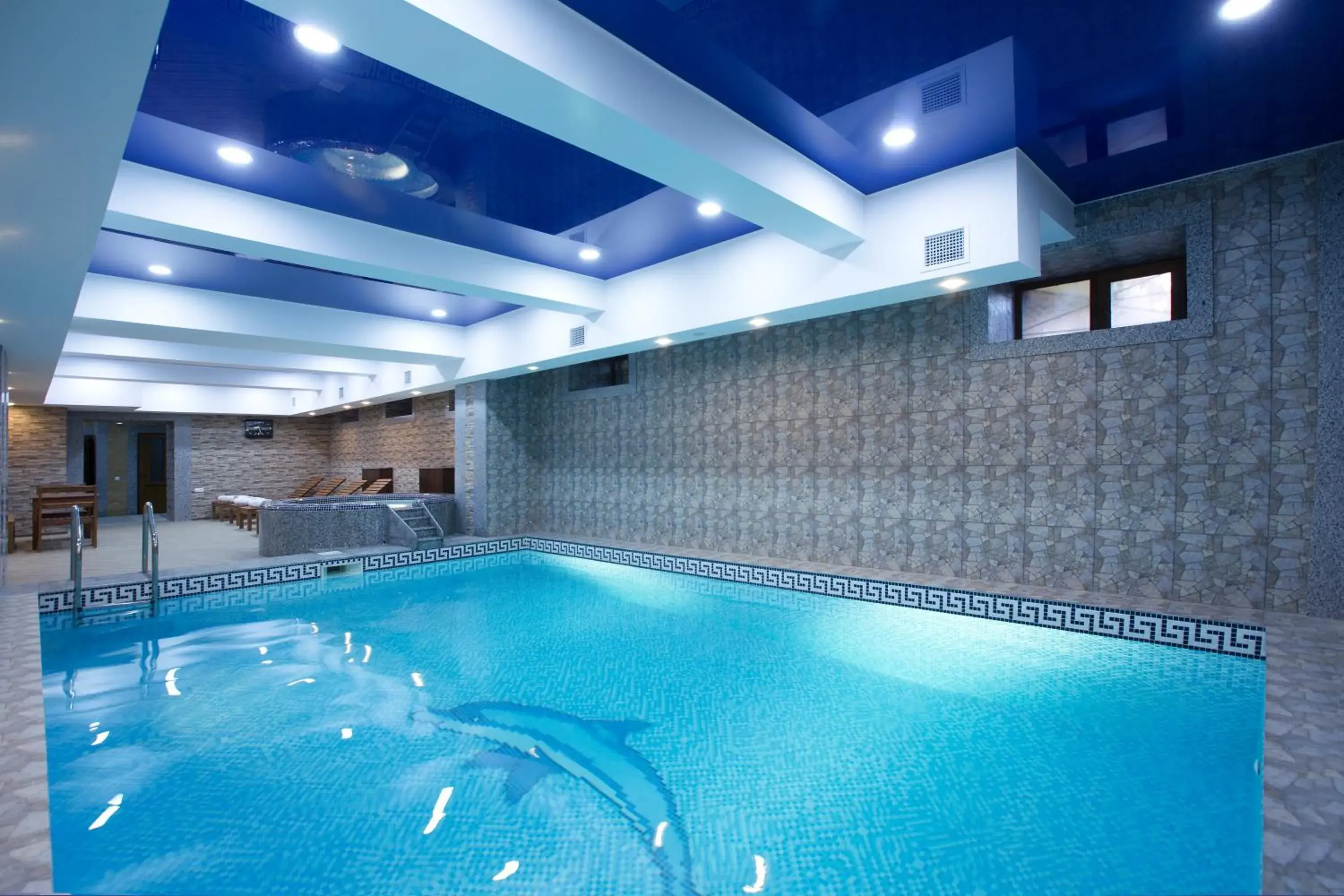 Swimming Pool in Central Hotel