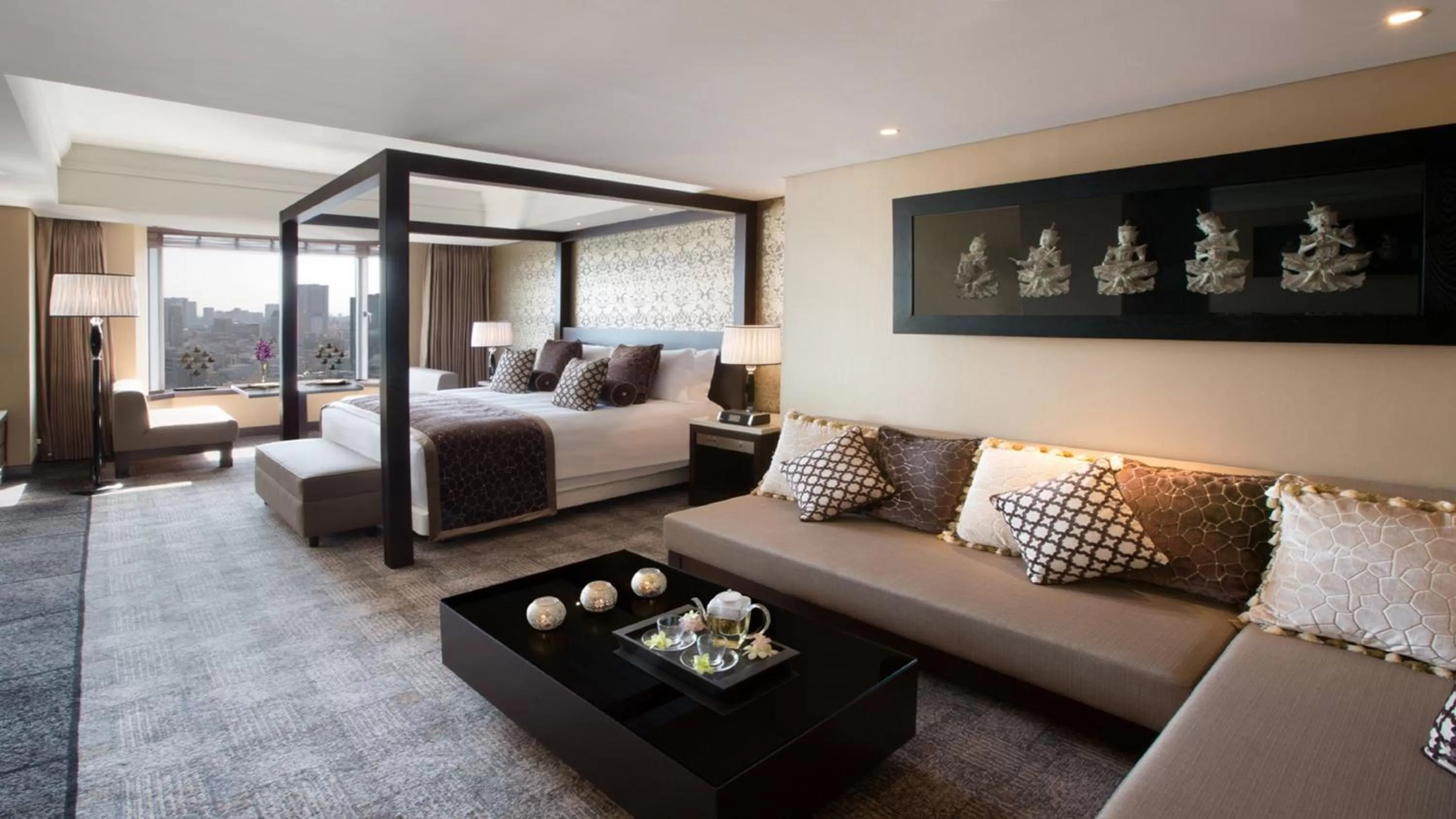 Photo of the whole room, Bed in InterContinental Tokyo Bay by IHG