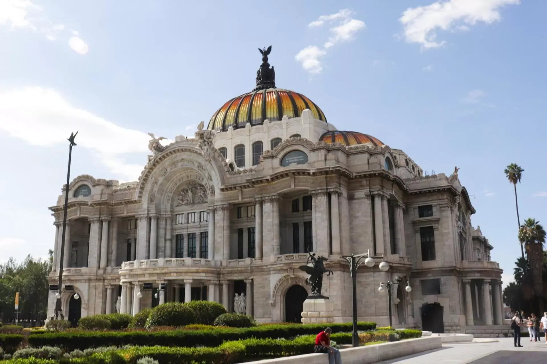 Nearby landmark, Property Building in Hotel Palace México