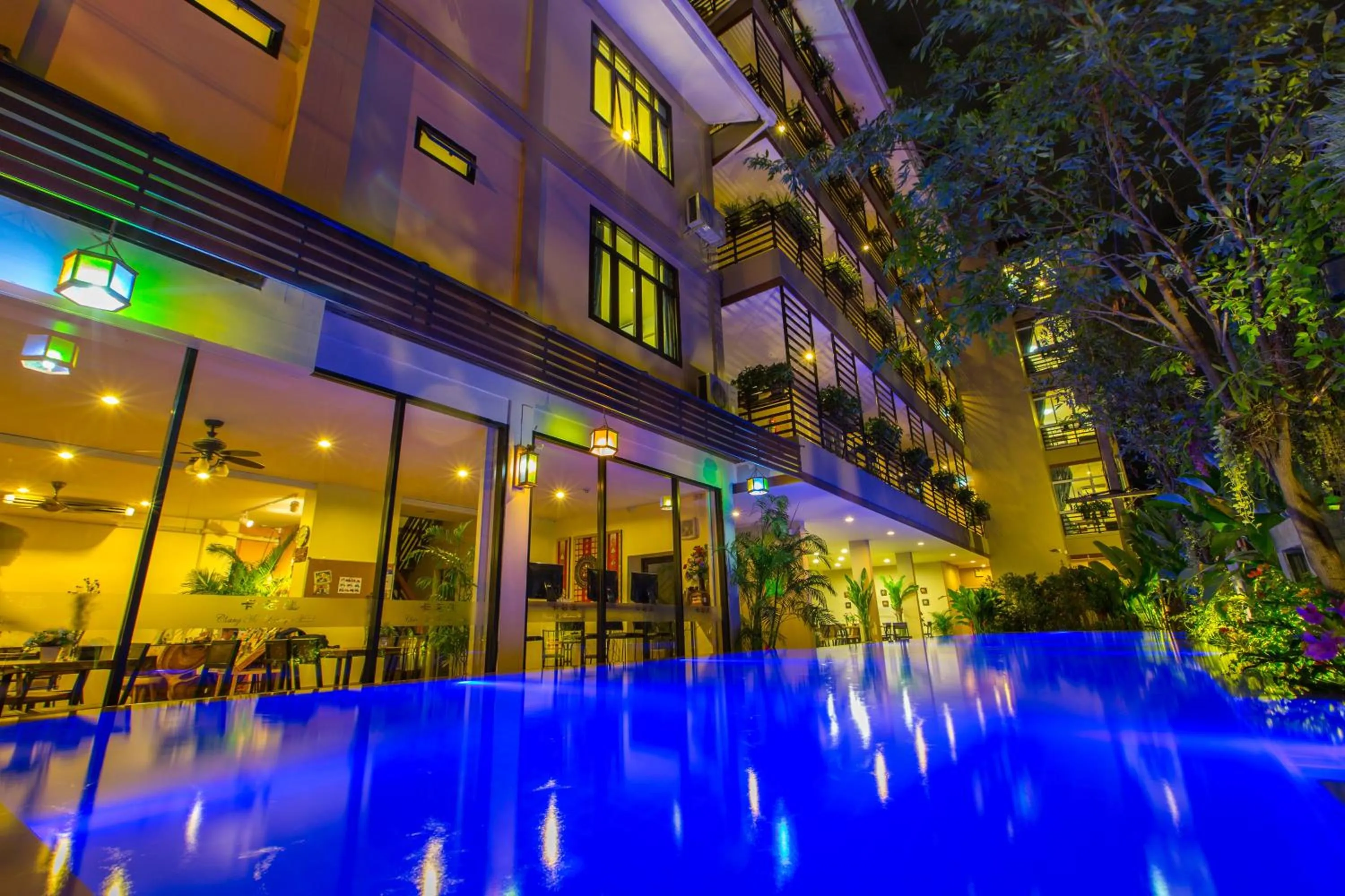 Swimming pool in Chiang Mai Waroros Boutique Hotel