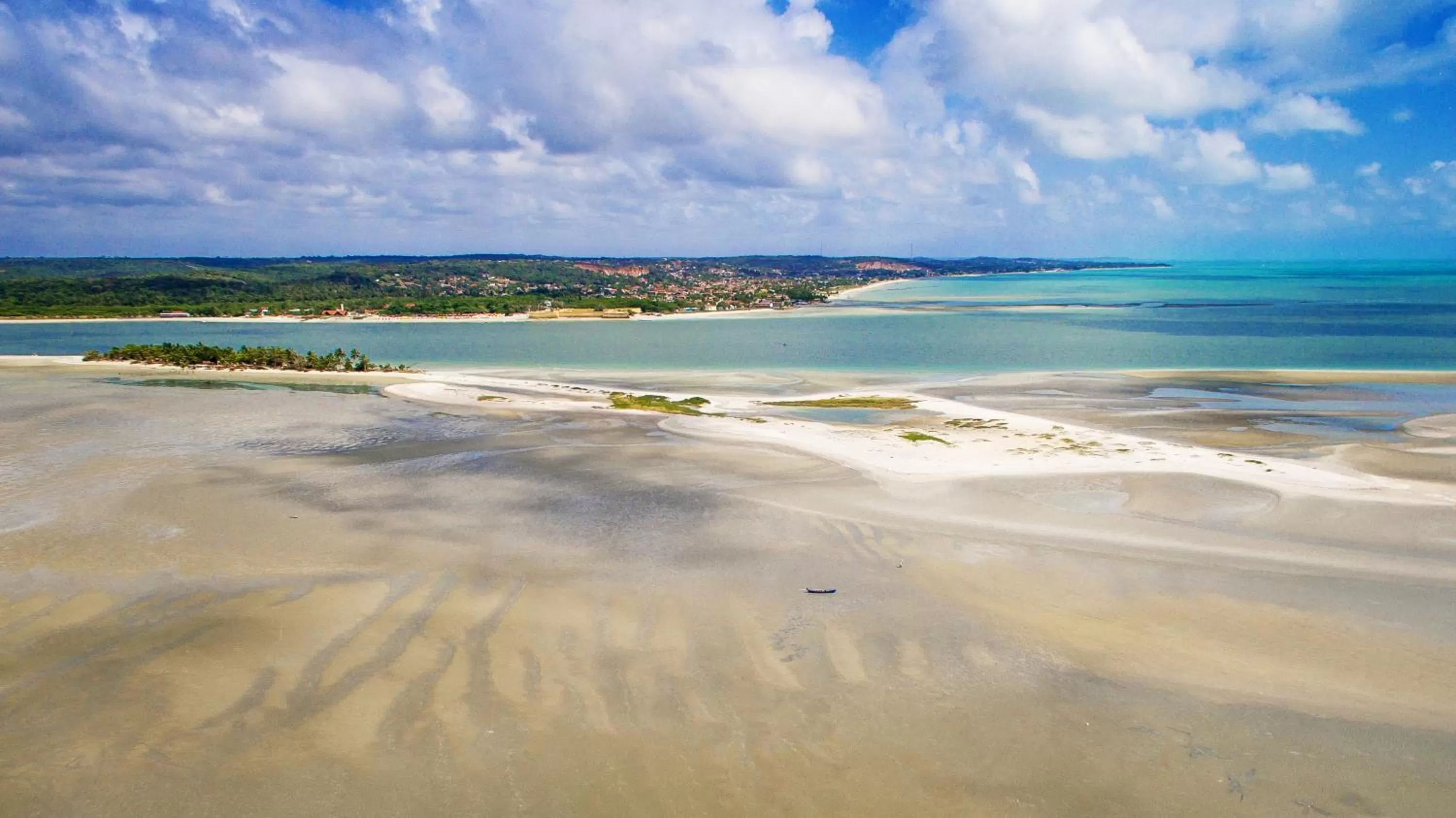 Beach in Manga Verde Beach Residence
