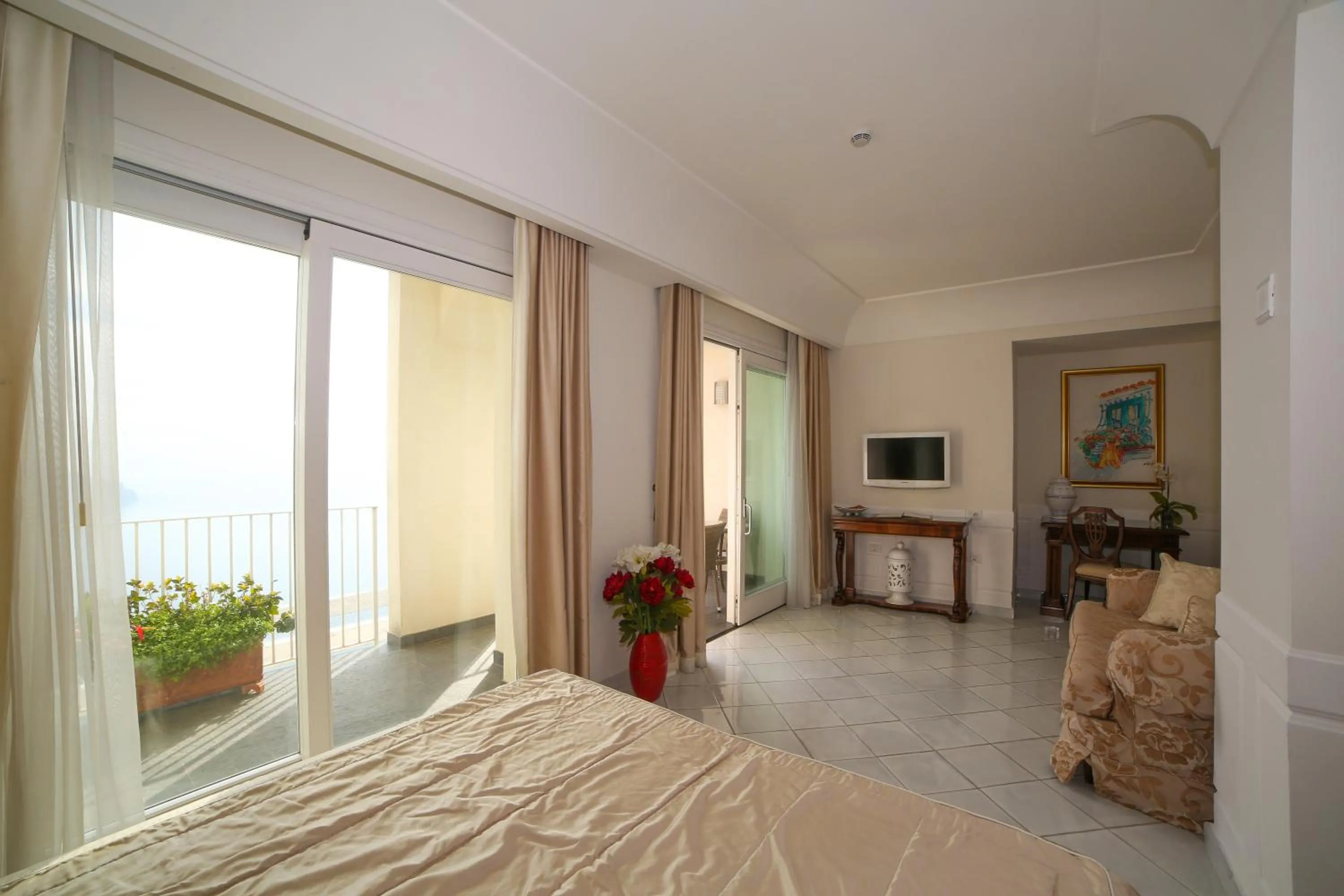 Photo of the whole room, Bed in Hotel Villa Fraulo