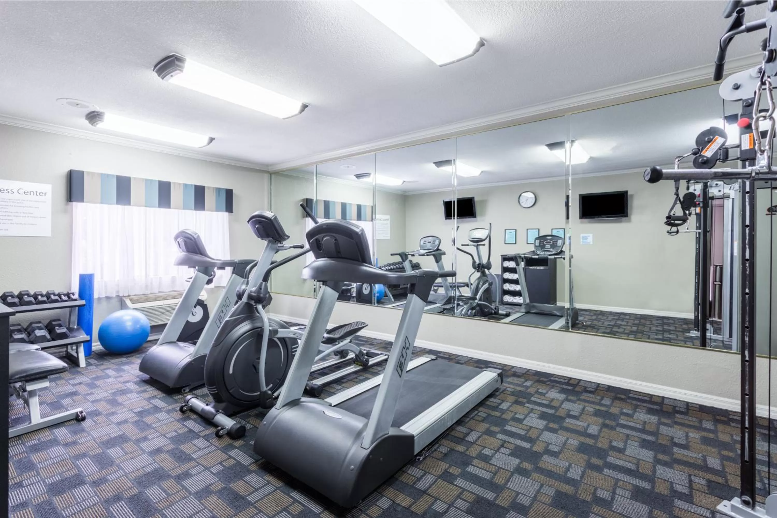 Fitness centre/facilities in Holiday Inn Express Hotel and Suites Lake Charles by IHG