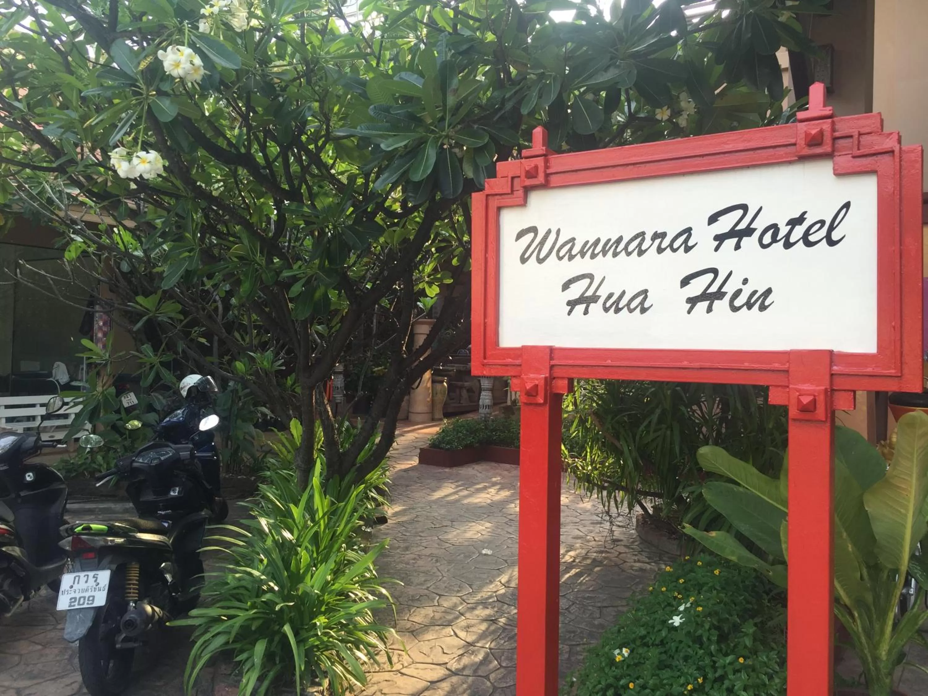 Facade/entrance in Wannara Hotel Hua Hin