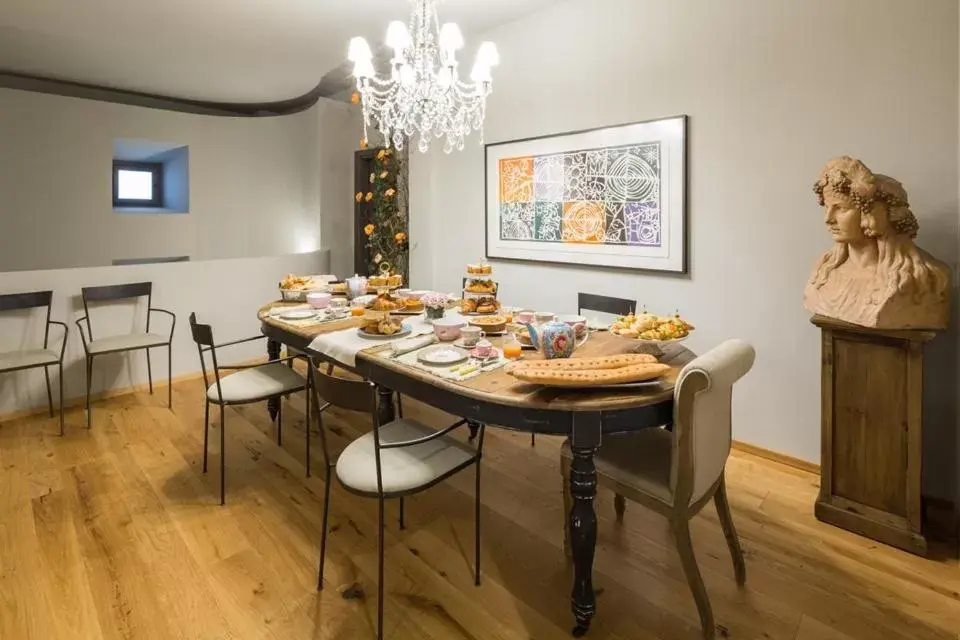 Lounge or bar, Dining Area in Il Duomo Luxury Suite