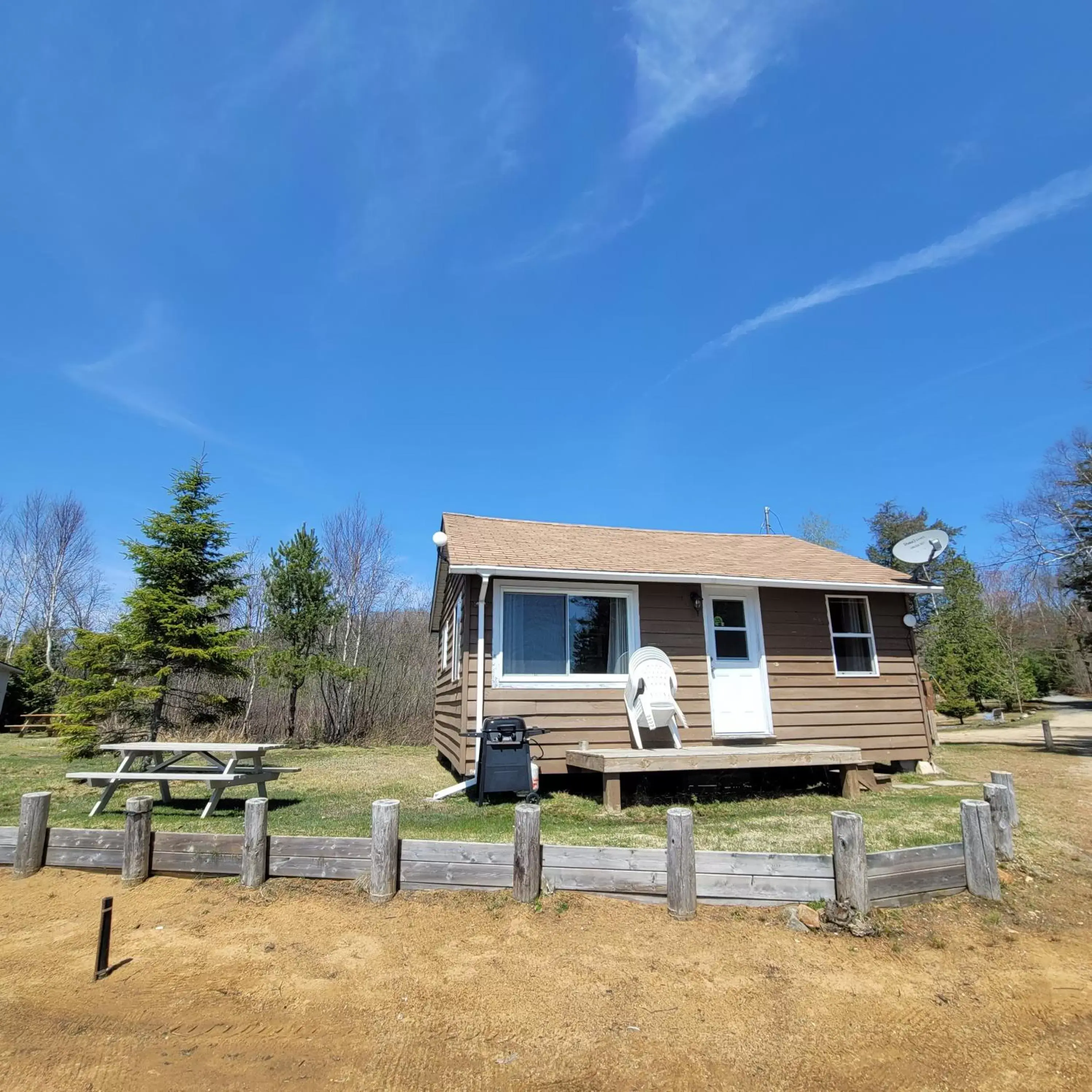 Property Building in Parkway Cottage Resort and Trading Post