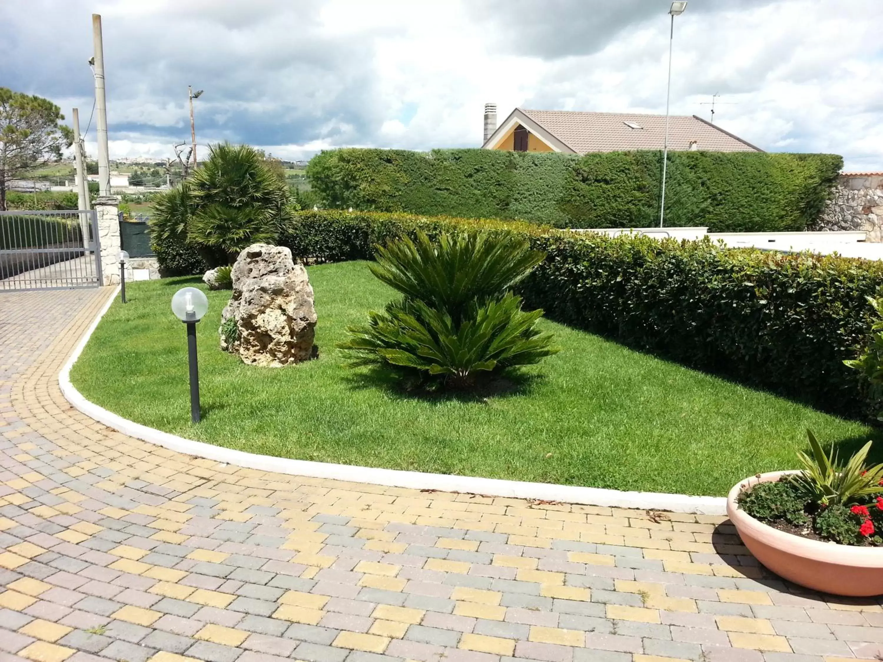 Facade/entrance, Garden in Villa Genny