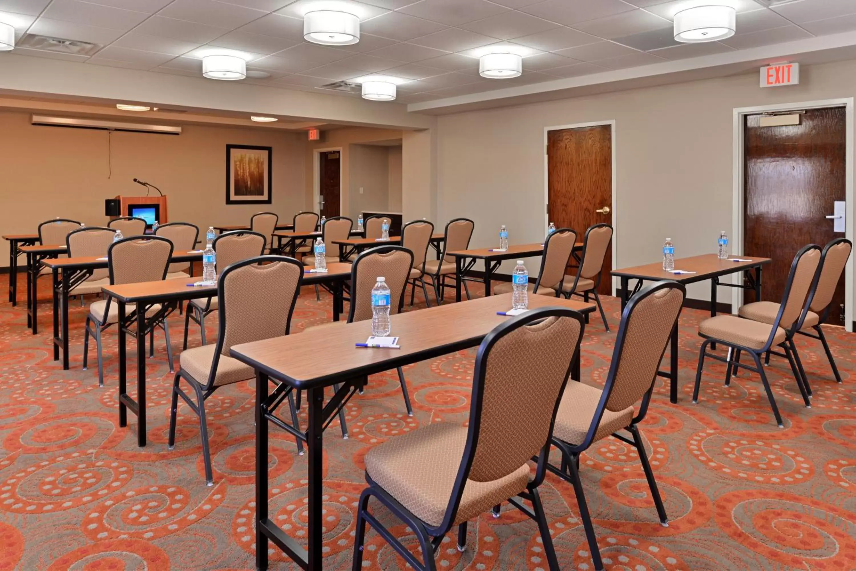 Meeting/conference room, Restaurant/Places to Eat in Holiday Inn Express Hotel & Suites Indianapolis W - Airport Area, an IHG Hotel