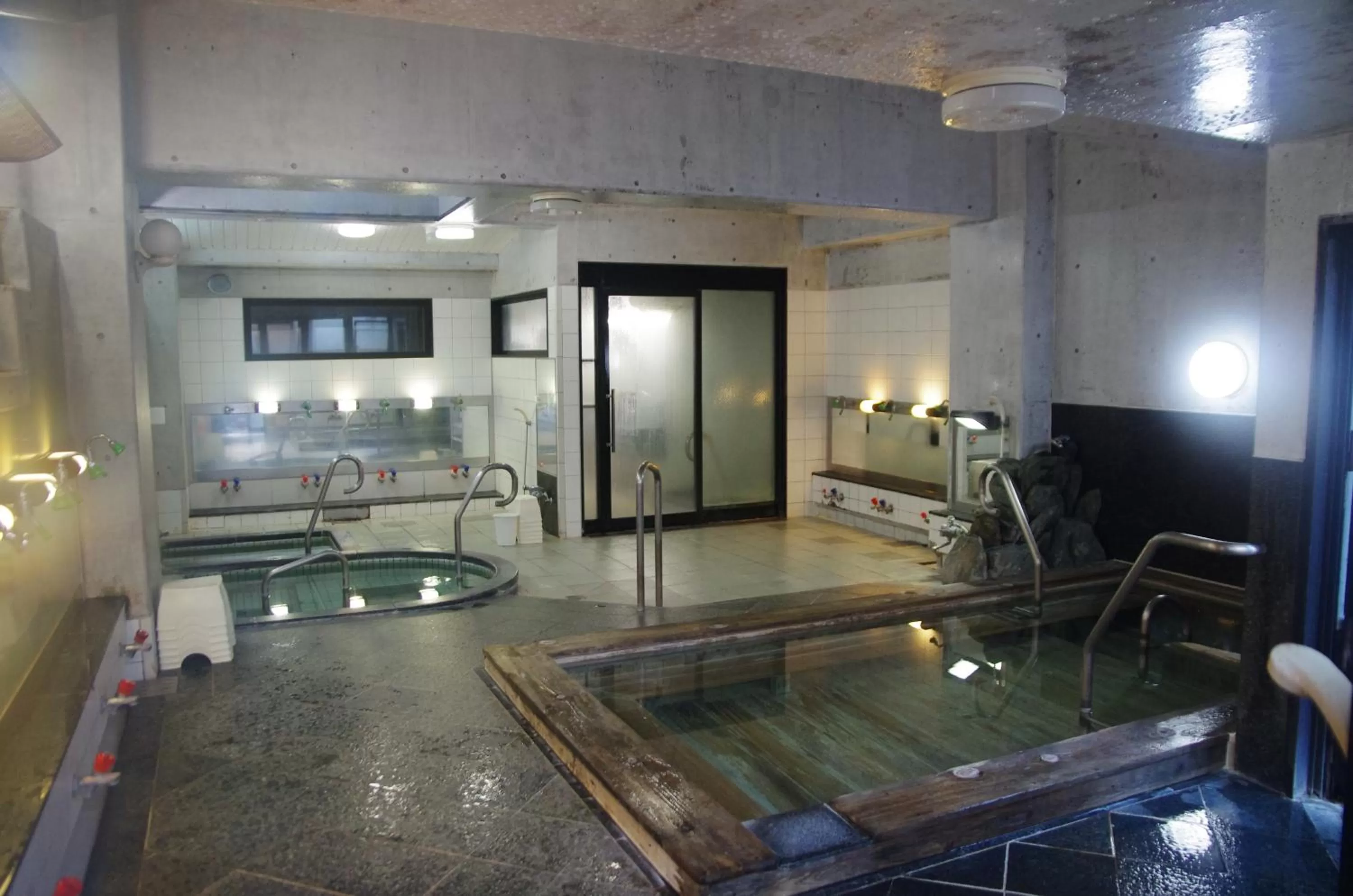 Hot Spring Bath in Suminoyu Hotel