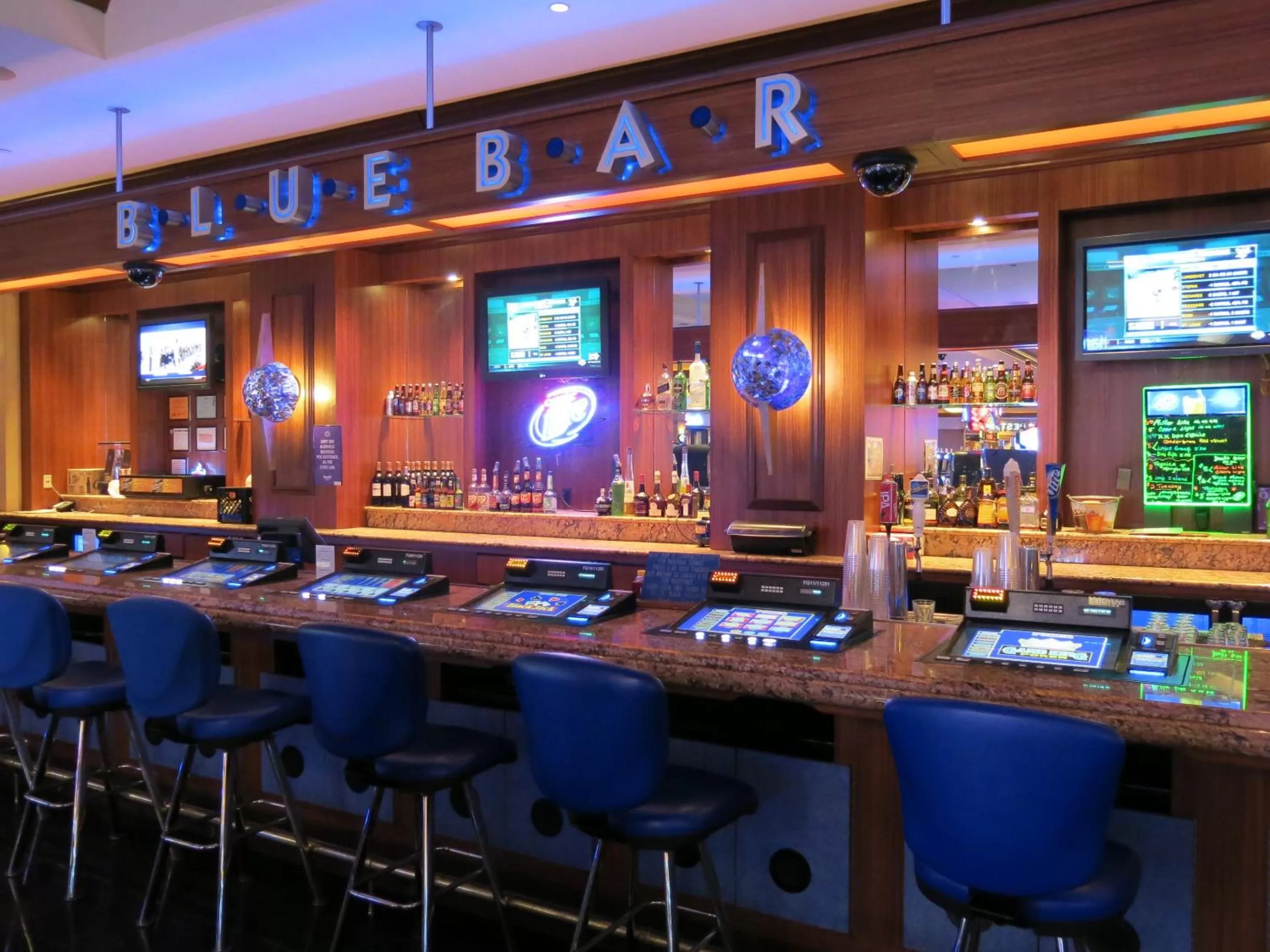 Lounge or bar in Harrah's Joliet, A Caesars Destination