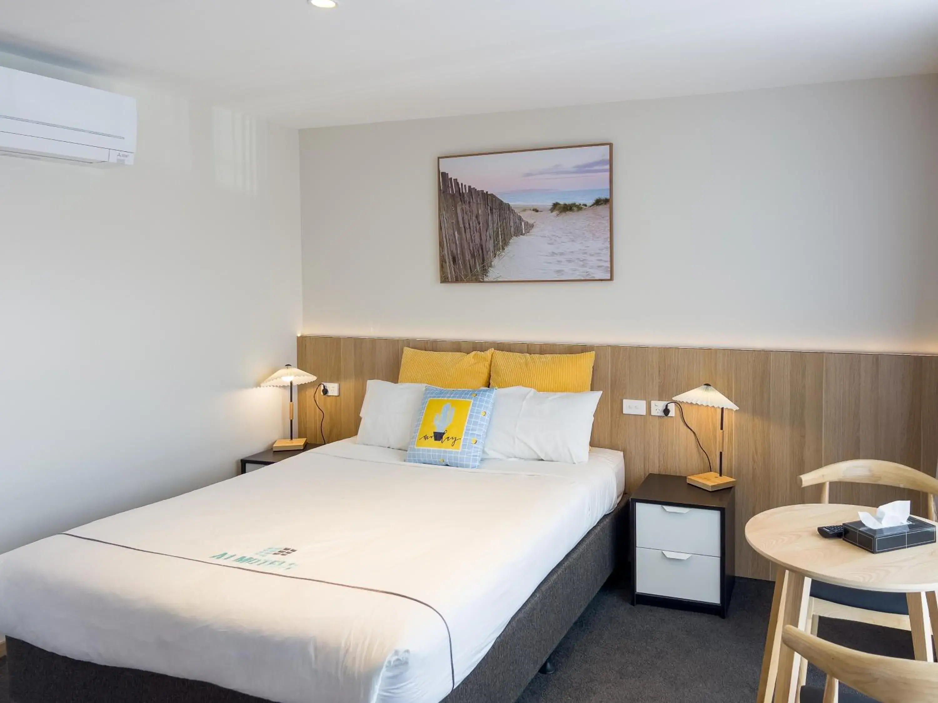 Bed in A1 Motels and Apartments Port Fairy