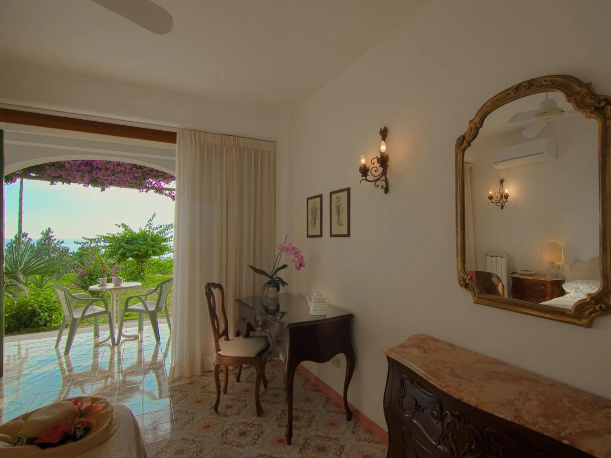 Double or Twin Room with Sea View in Semiramis Hotel De Charme