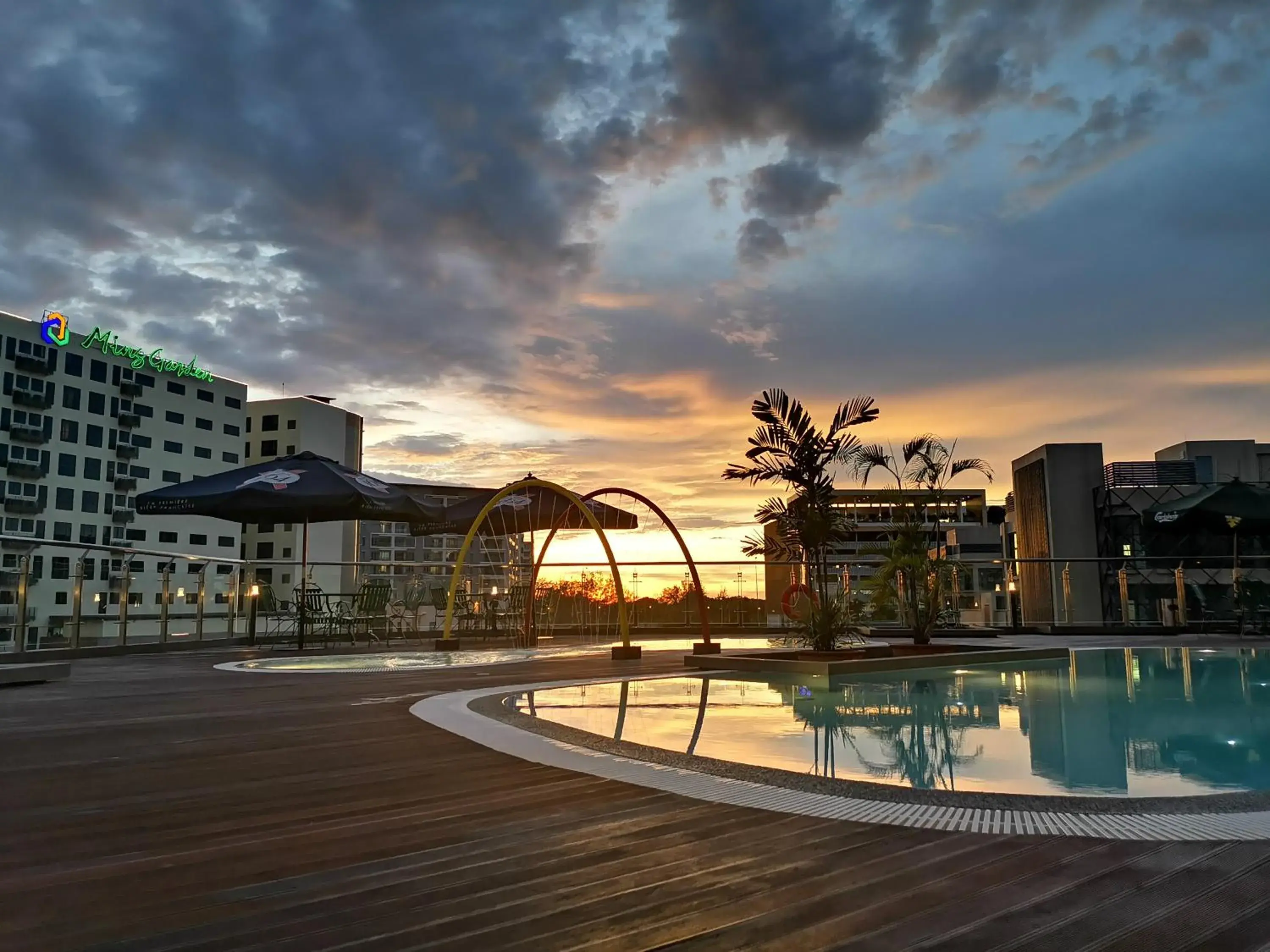 Swimming pool, Sunrise/Sunset in Sabah Oriental Hotel