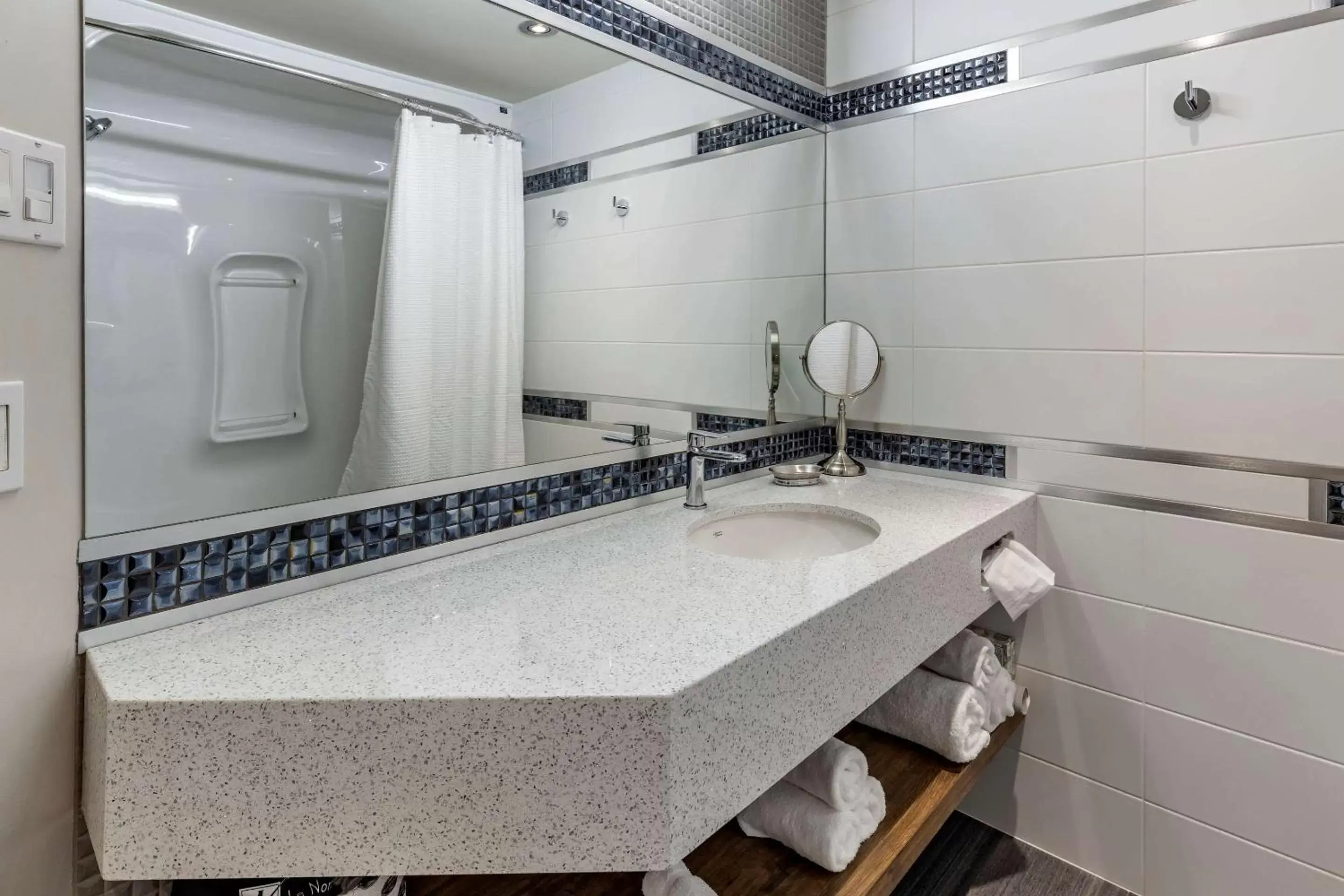 Bathroom in Le Noranda Hotel & Spa, Ascend Hotel Collection