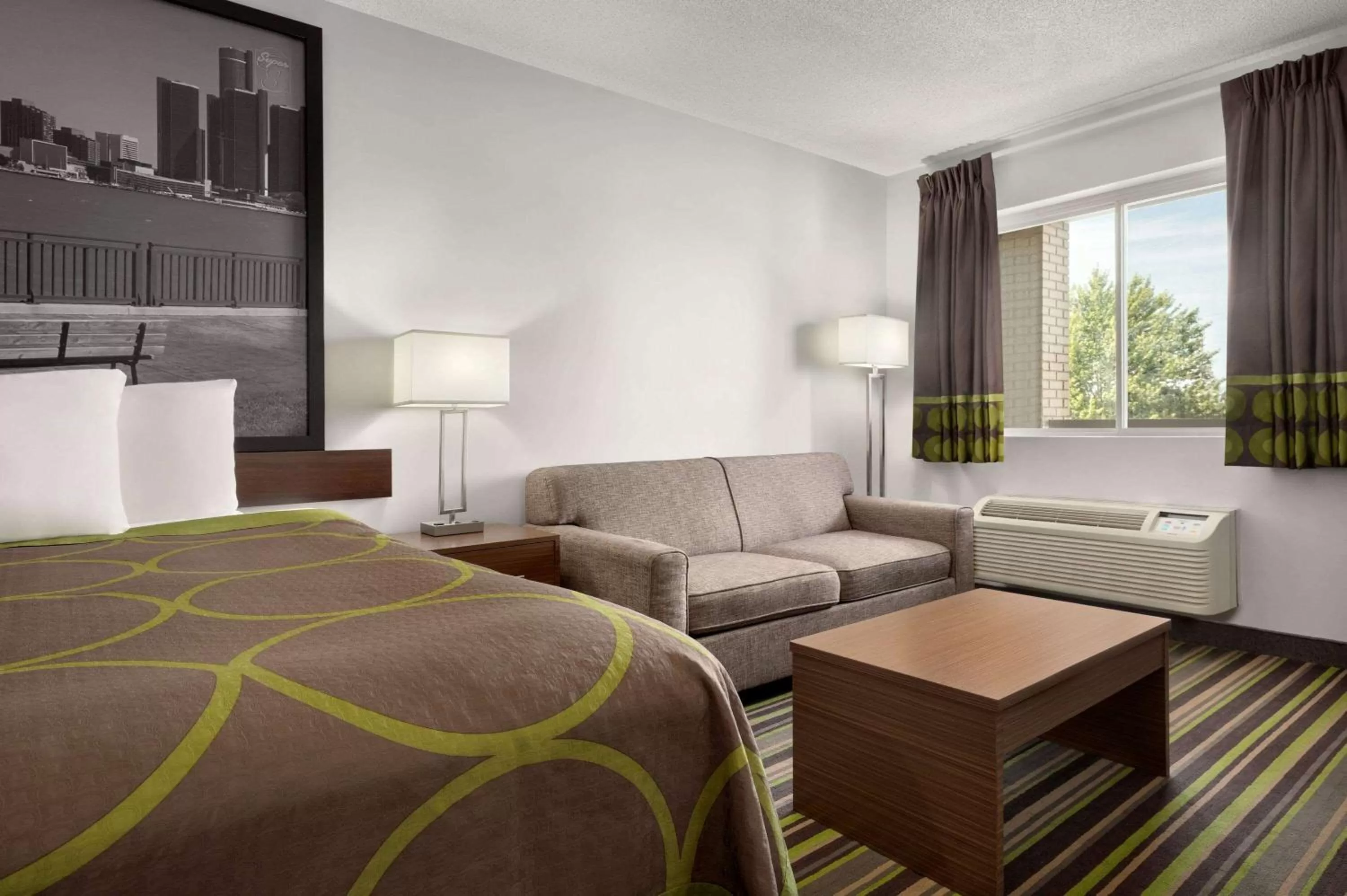 Photo of the whole room in Super 8 by Wyndham Windsor/Dougall