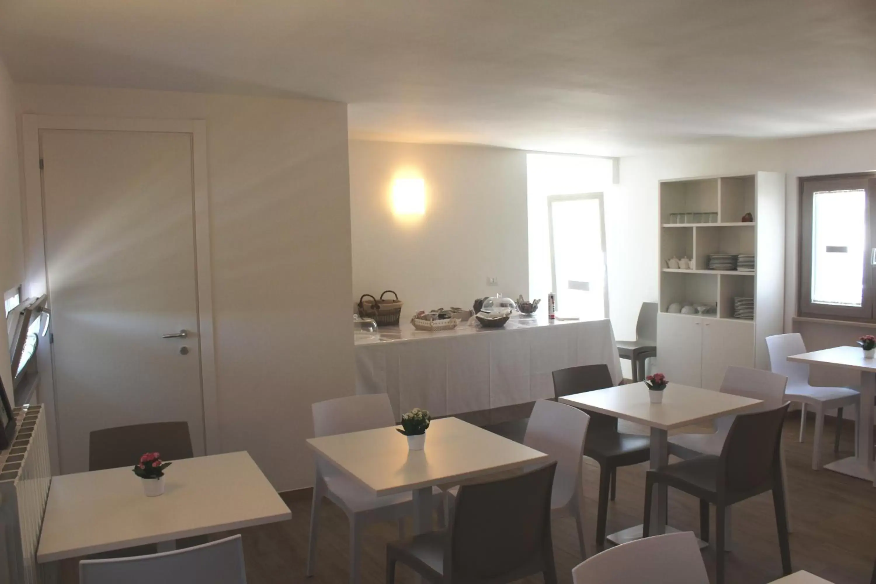 TV and multimedia, Restaurant/Places to Eat in I Cordari B&B