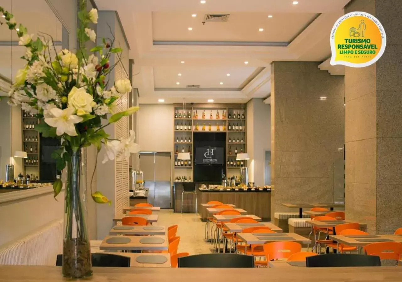 Restaurant/Places to Eat in Hotel Continental Business - 200 metros do Complexo Hospitalar Santa Casa