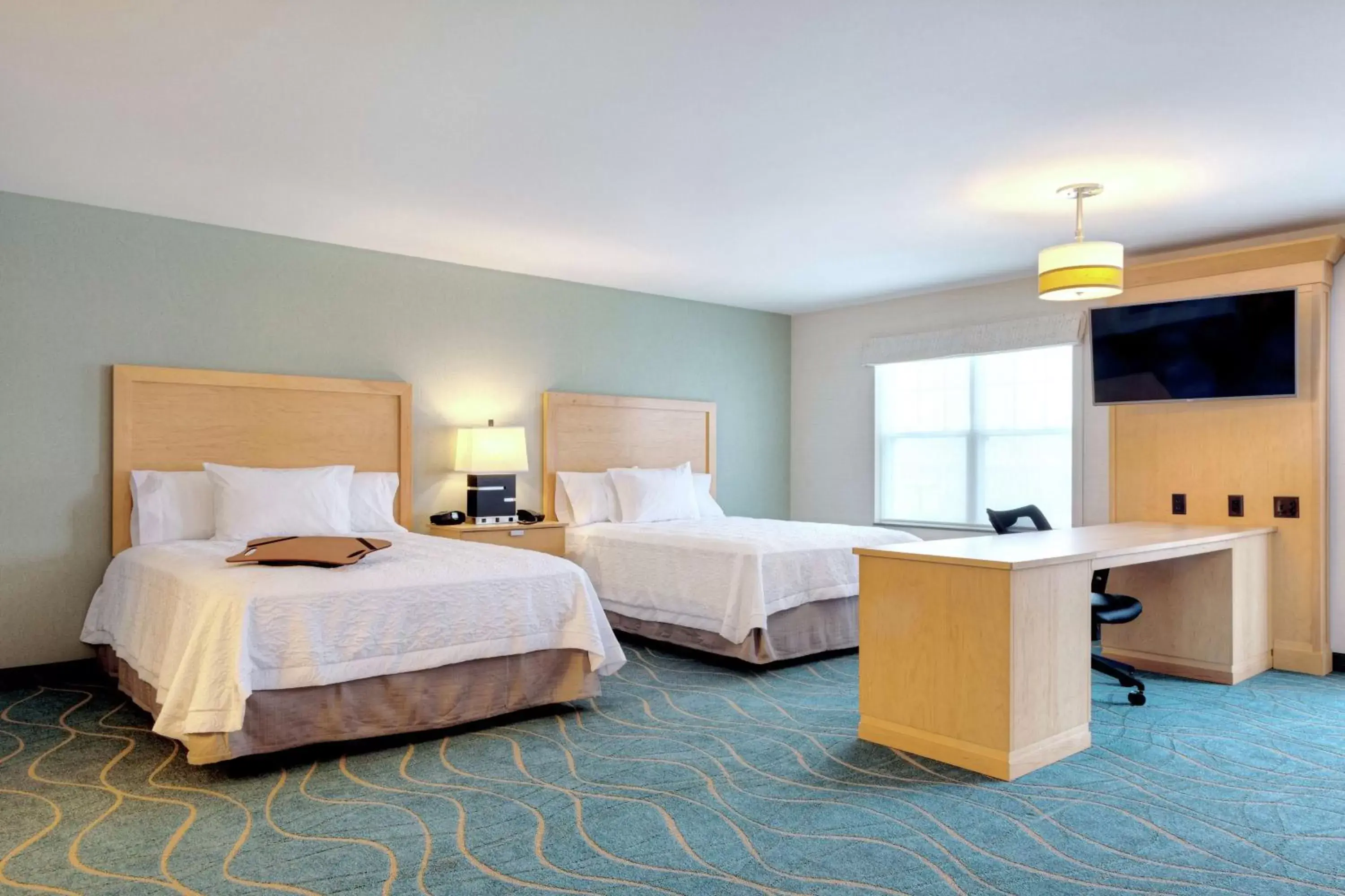 Bedroom, Bed in Hampton Inn By Hilton Bar Harbor