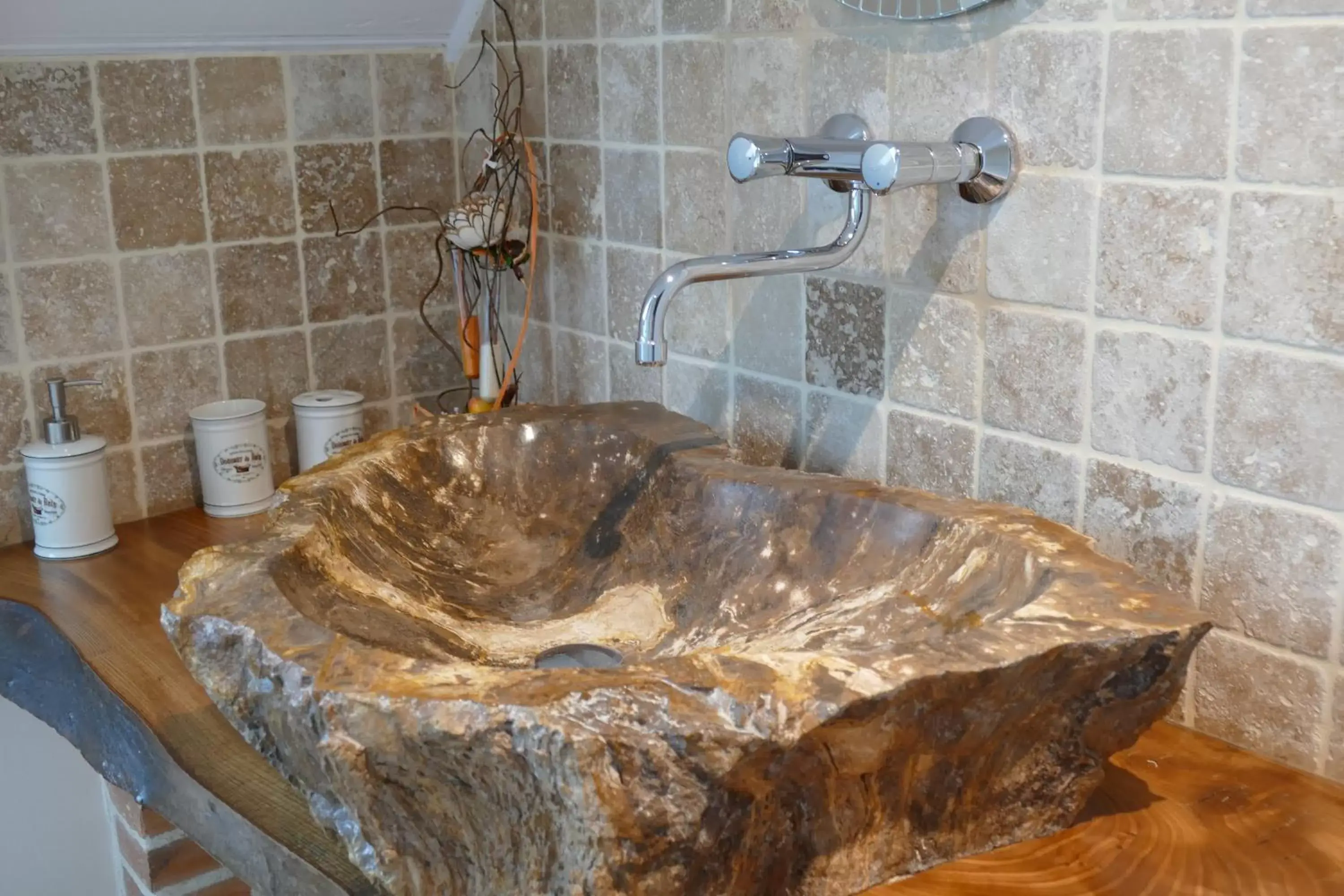 Decorative detail, Bathroom in Le Clos des Perraudières