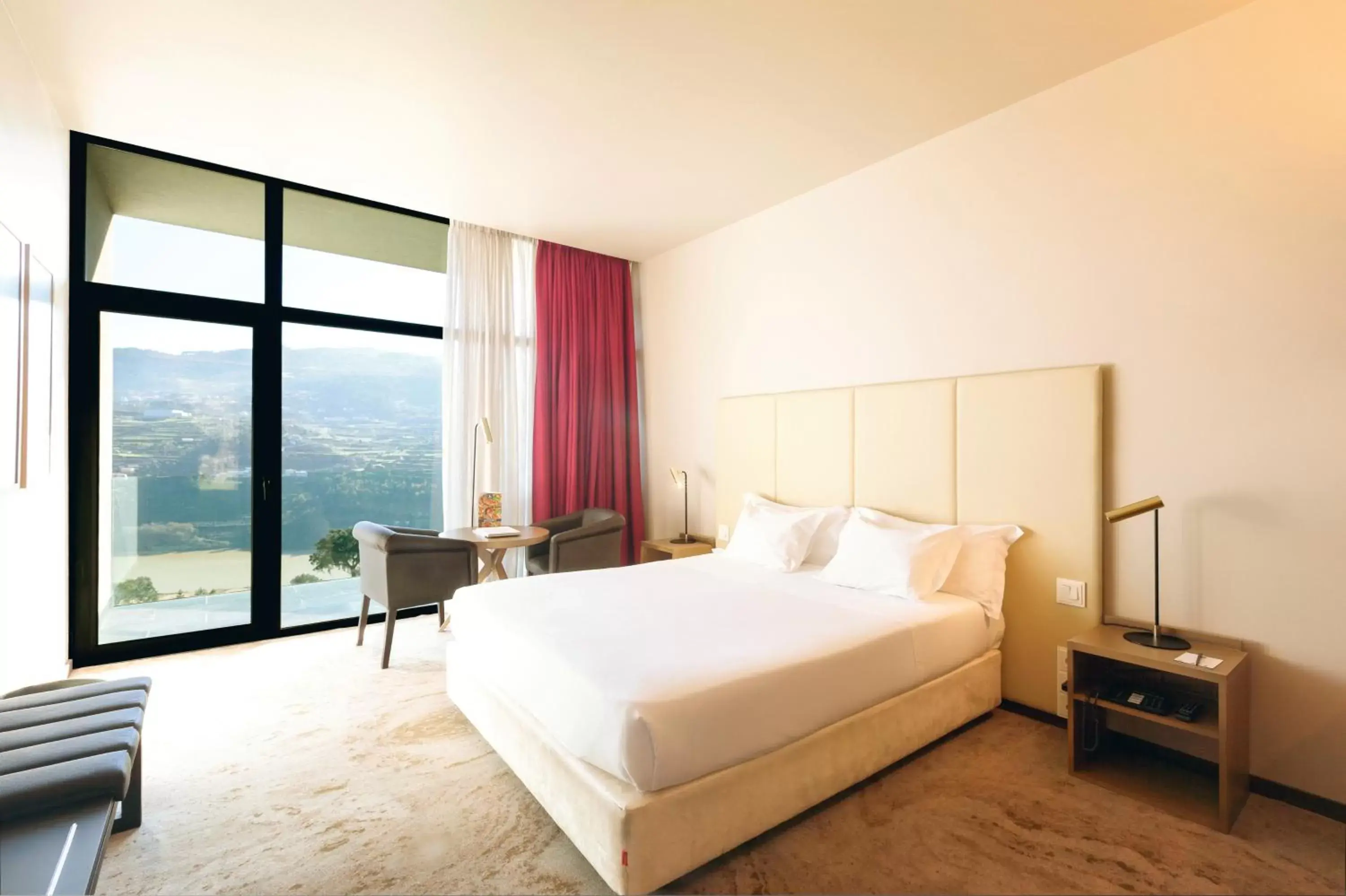 Bedroom, Mountain View in Douro Palace Hotel Resort & SPA