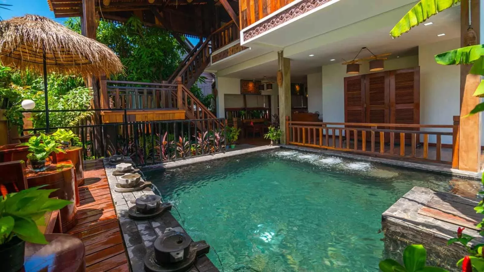 Swimming pool in Mango Kesararam