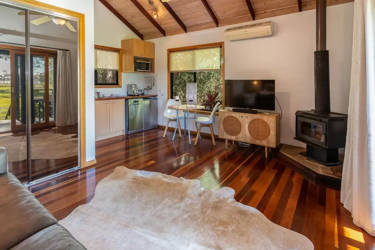 Seating Area in Lake Weyba Cottages Noosa