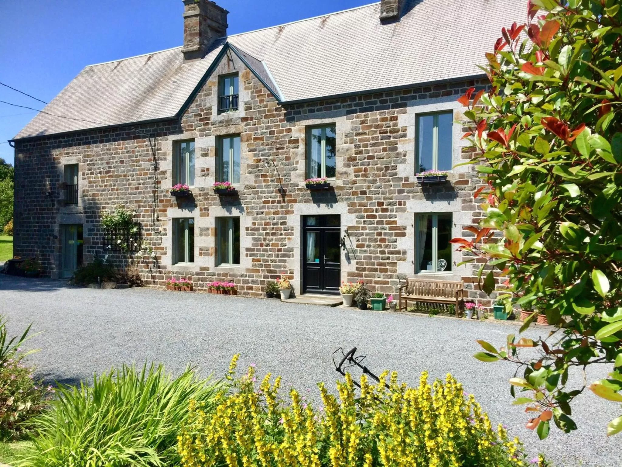 Property building in La Crepelliere