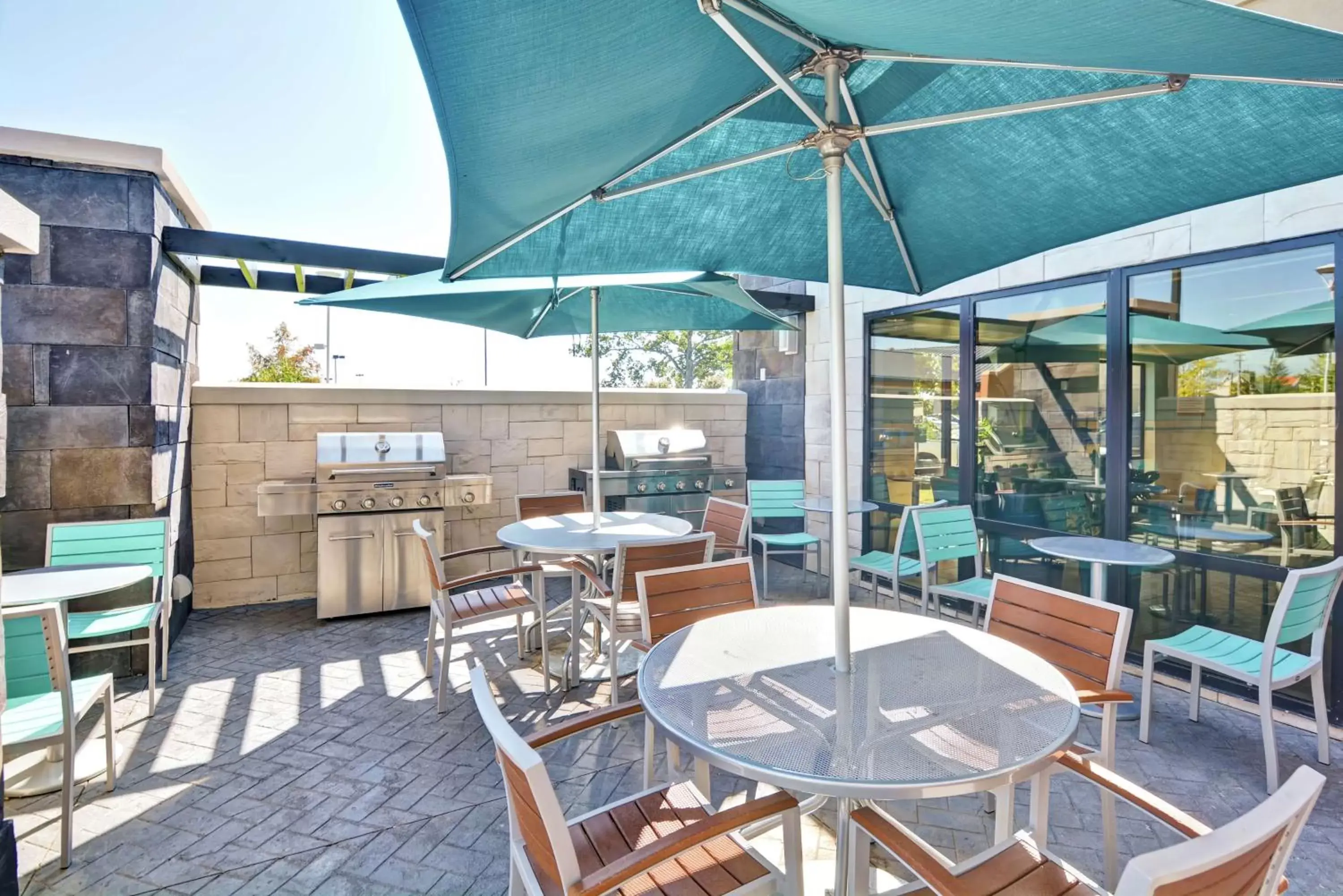 Patio, Restaurant/Places to Eat in Home2 Suites By Hilton Conway