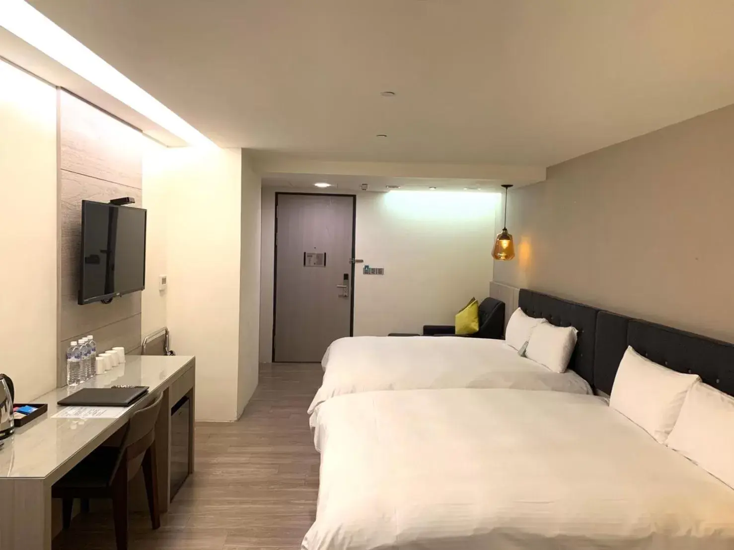 On site, Bed in Hub Hotel Kaohsiung Yawan Branch