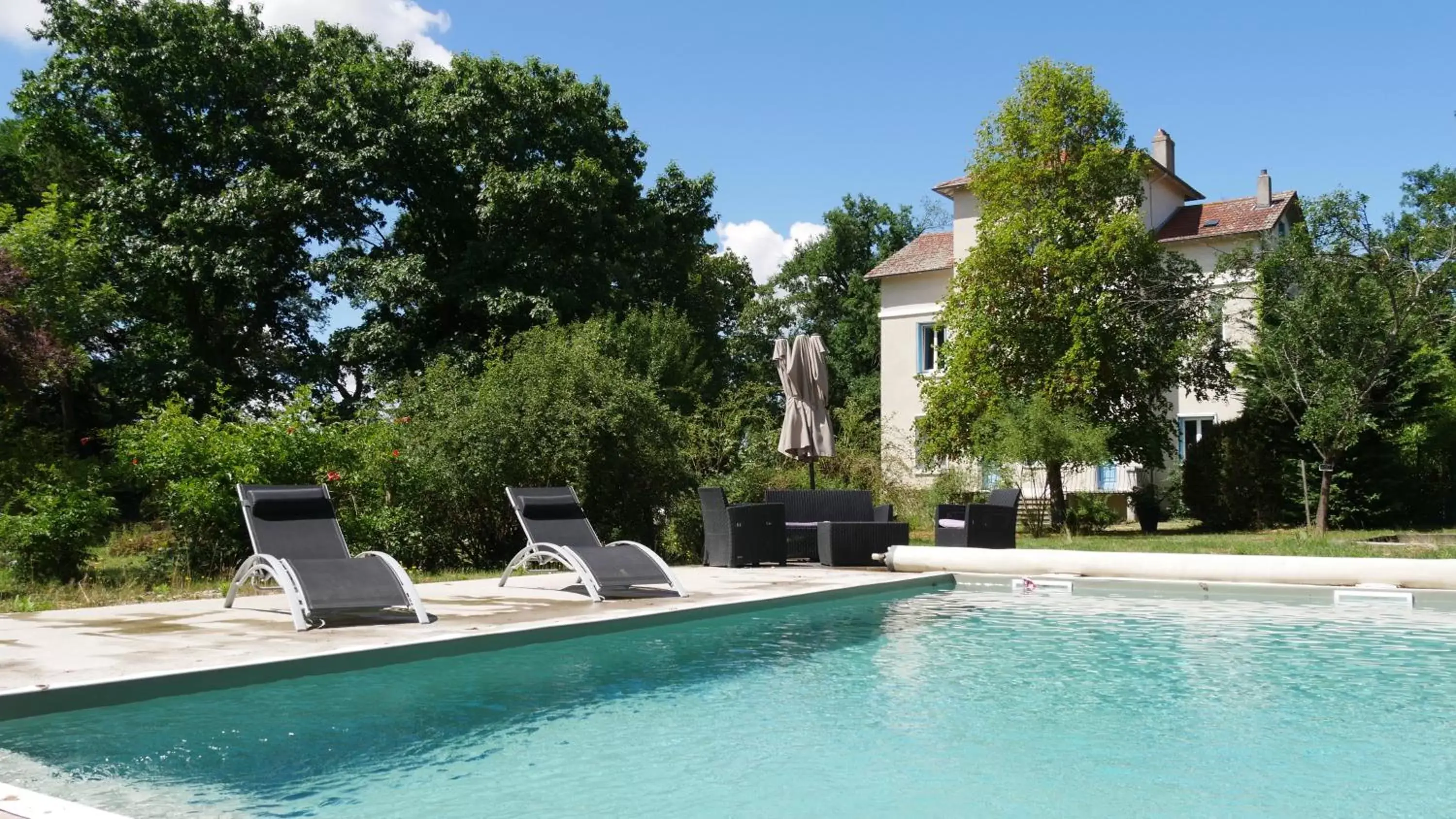 Swimming Pool in Chambres d'hôtes les Bruyères