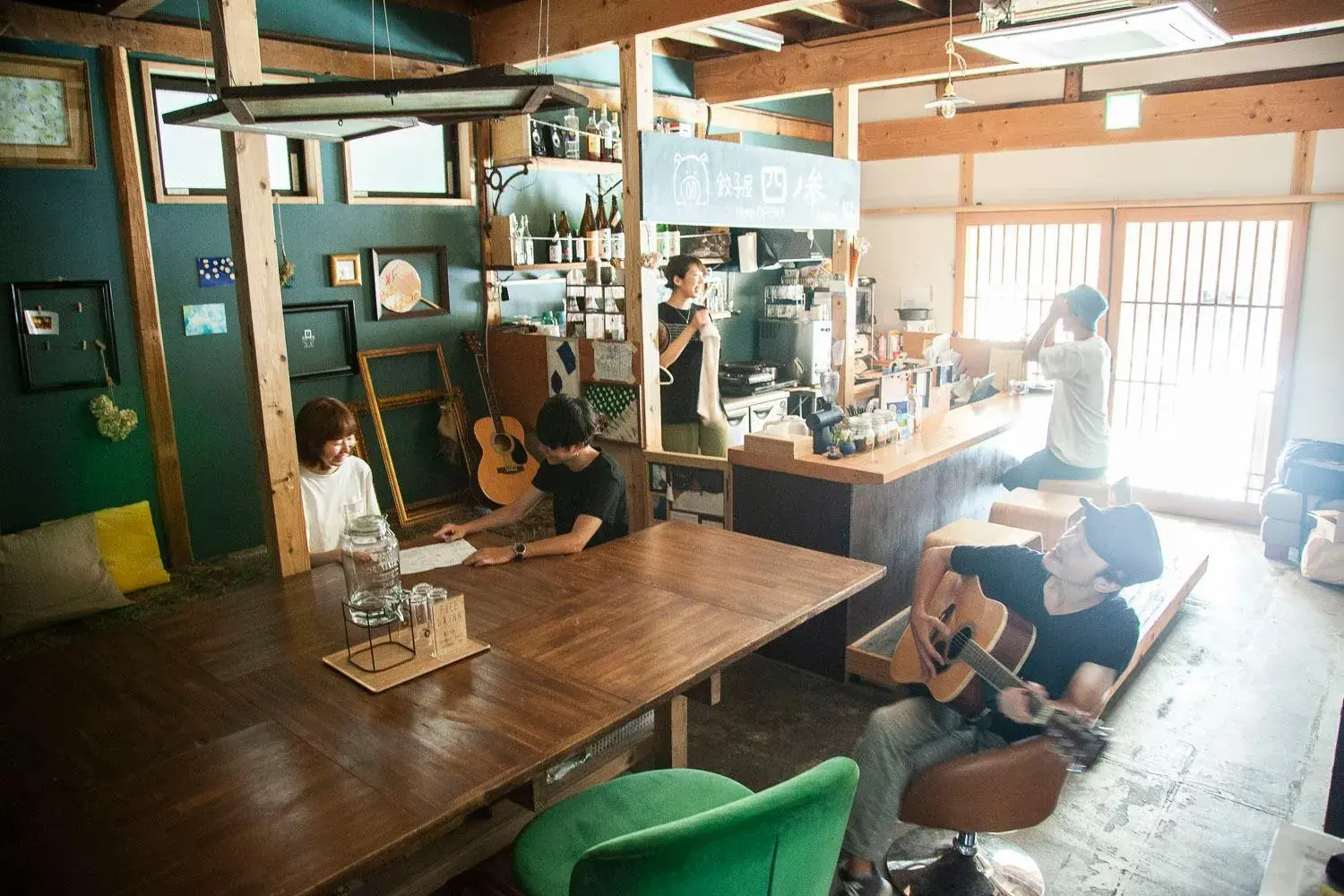 Lobby or reception in Fukuoka Guesthouse HIVE