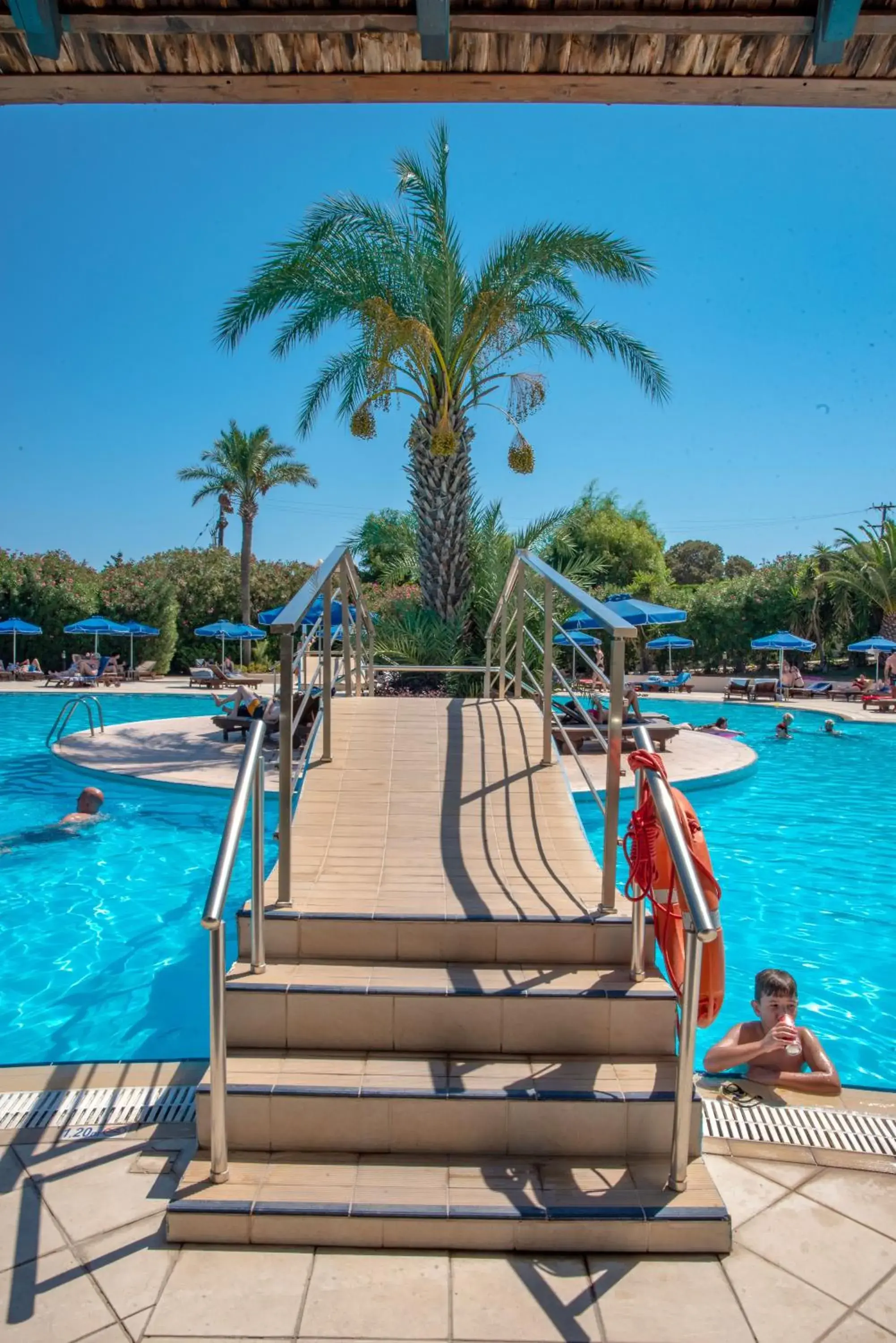 Swimming Pool in Kresten Palace Hotel